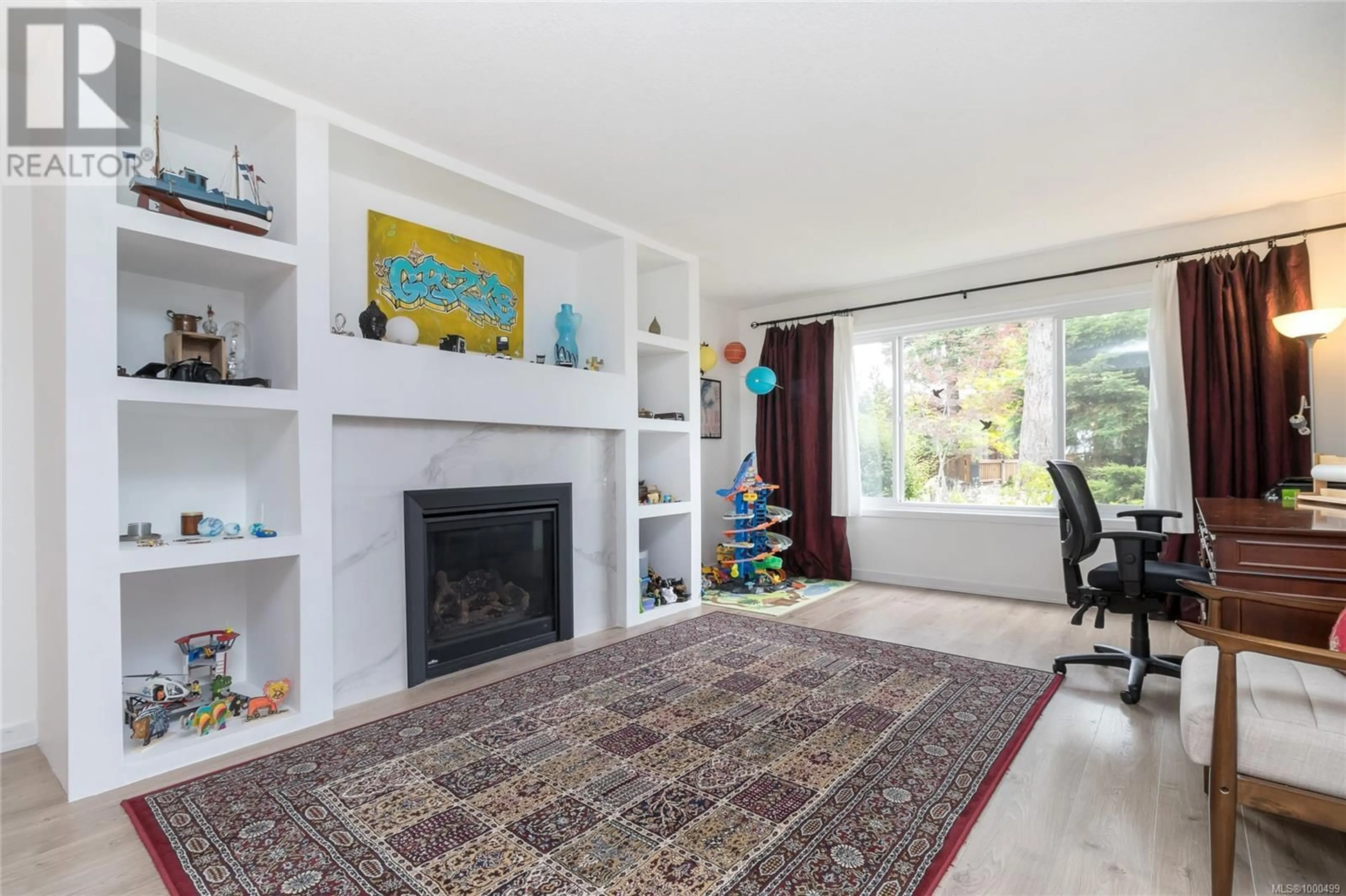 Living room with furniture, unknown for 4835 BLACK BEAR RIDGE, Nanaimo British Columbia V9T5E2
