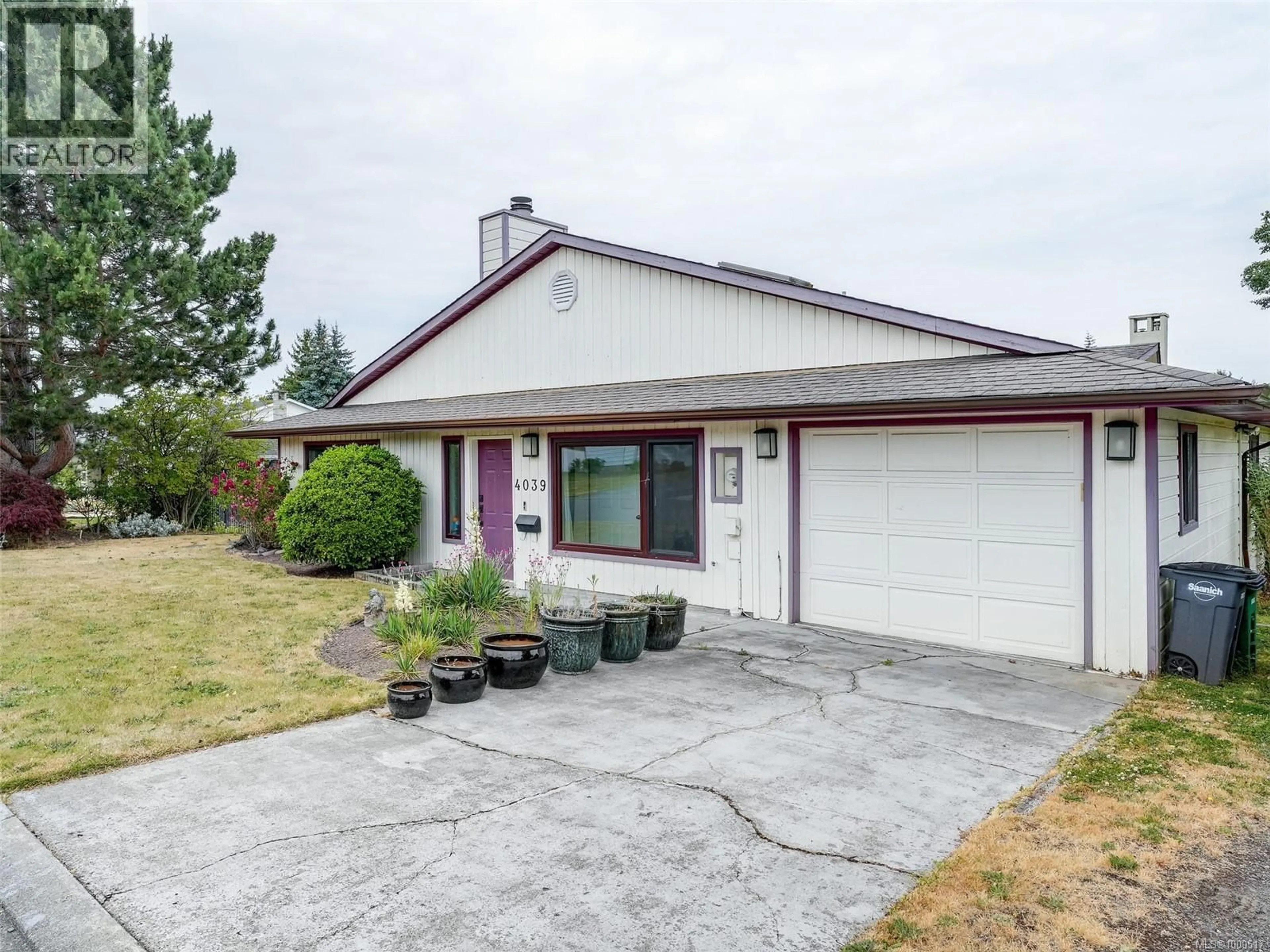 Home with vinyl exterior material, street for 4039 ANGELEAH PLACE, Saanich British Columbia V8Z6T1