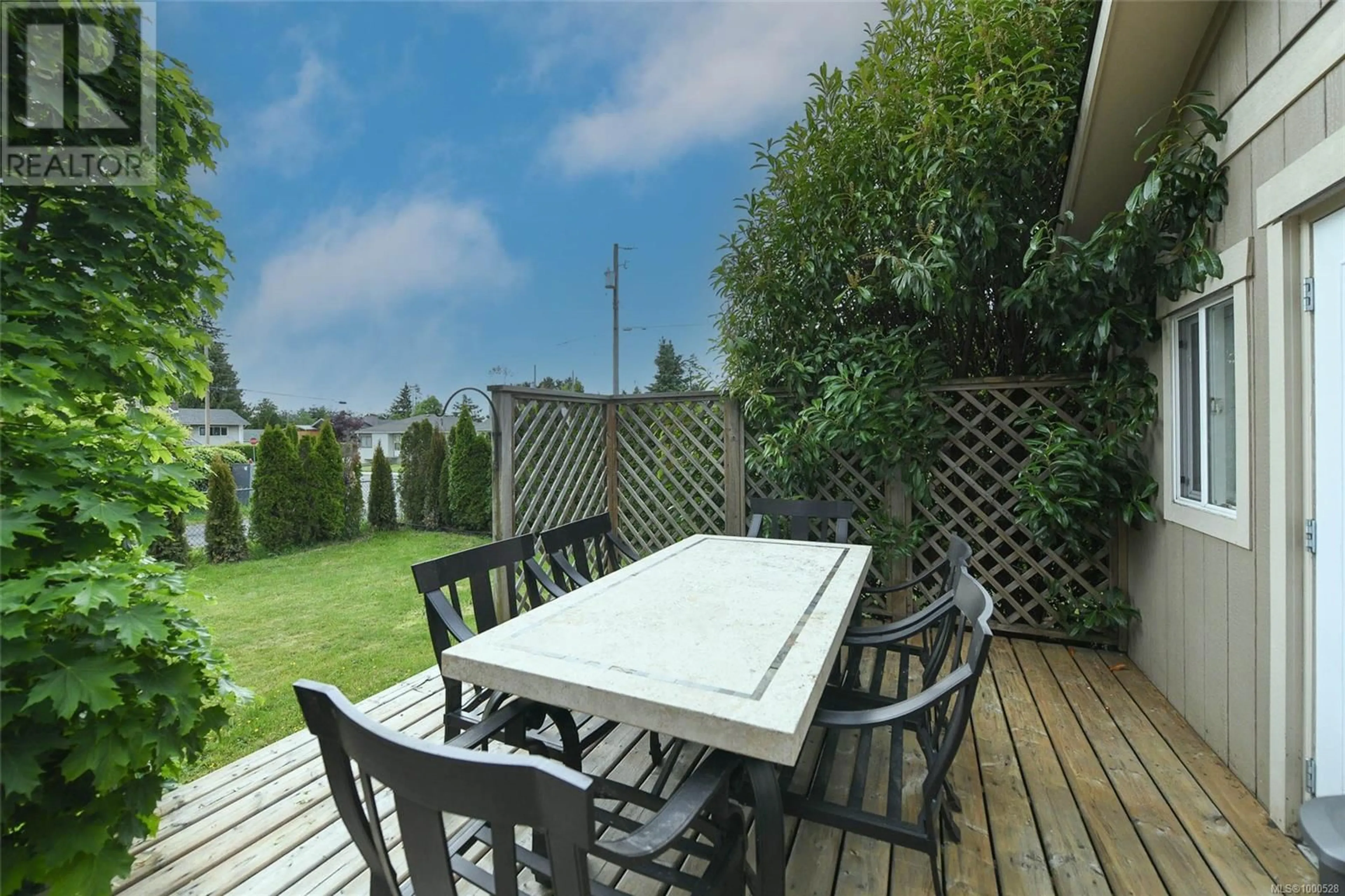 Patio, street for 1794 MCPHEE AVENUE, Courtenay British Columbia V9N3A8