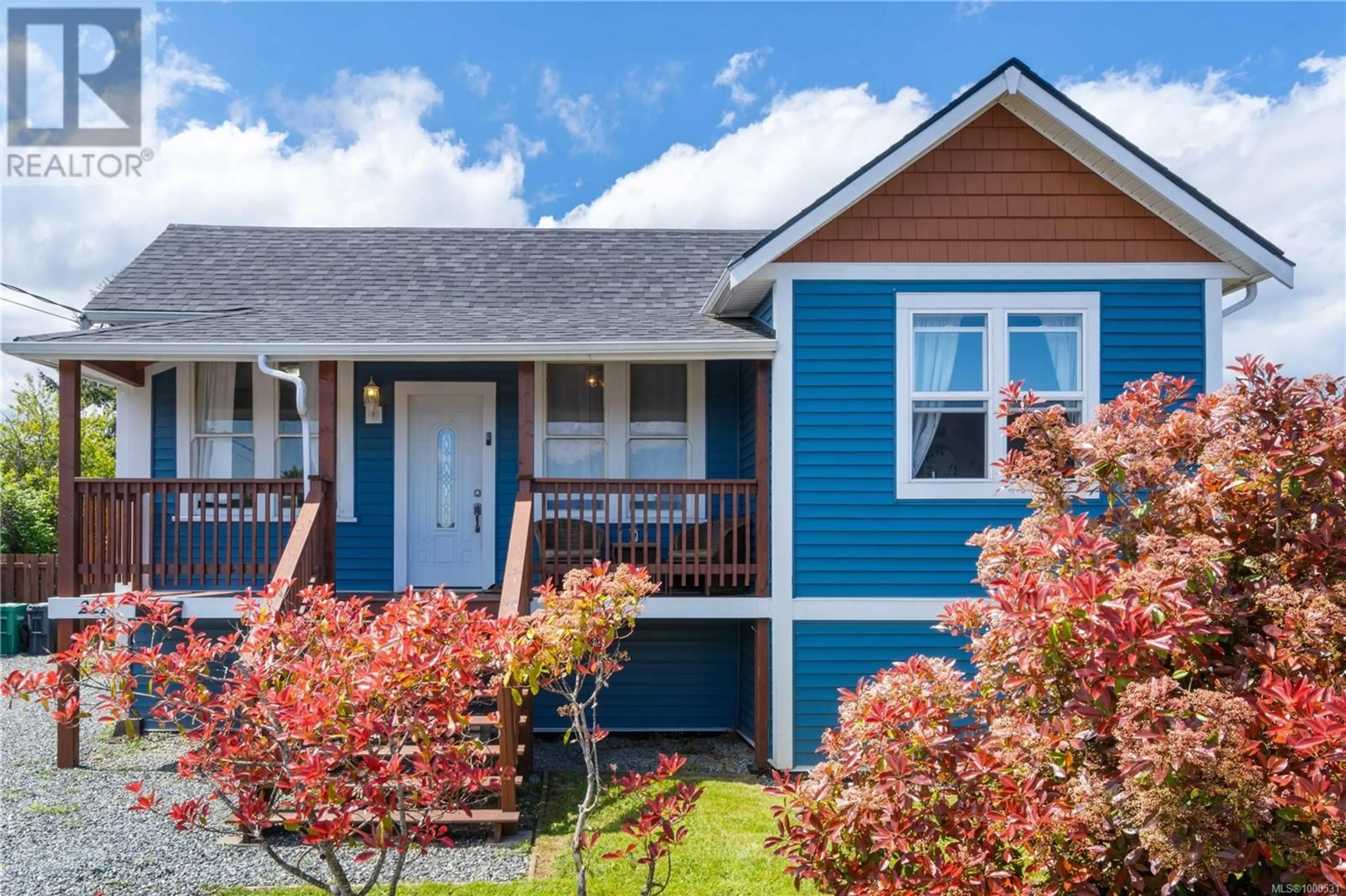 Home with vinyl exterior material, street for 221 EATON STREET, Nanaimo British Columbia V9R4Y5
