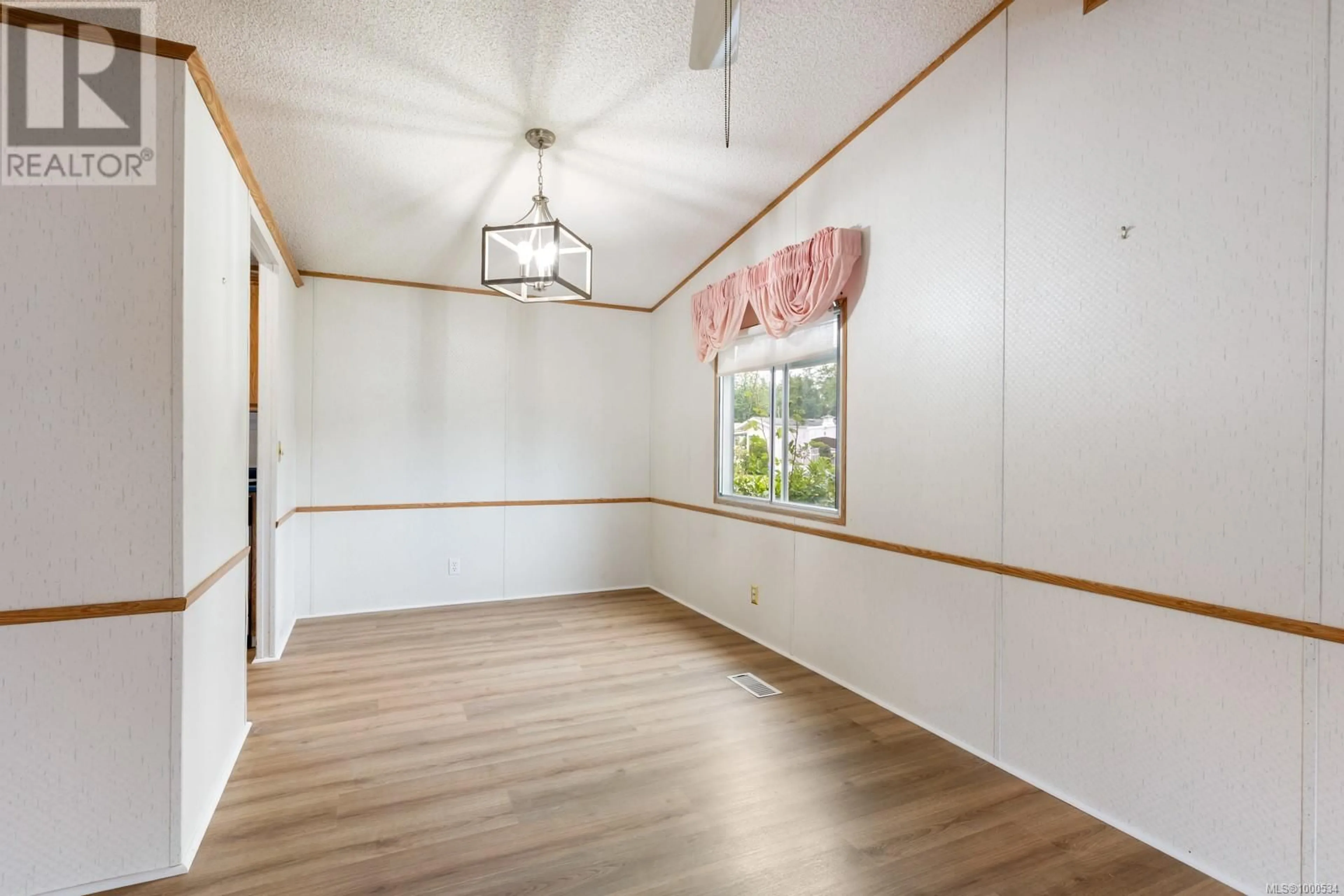 A pic of a room for 23 - 2140 20TH STREET, Courtenay British Columbia V9N2G6