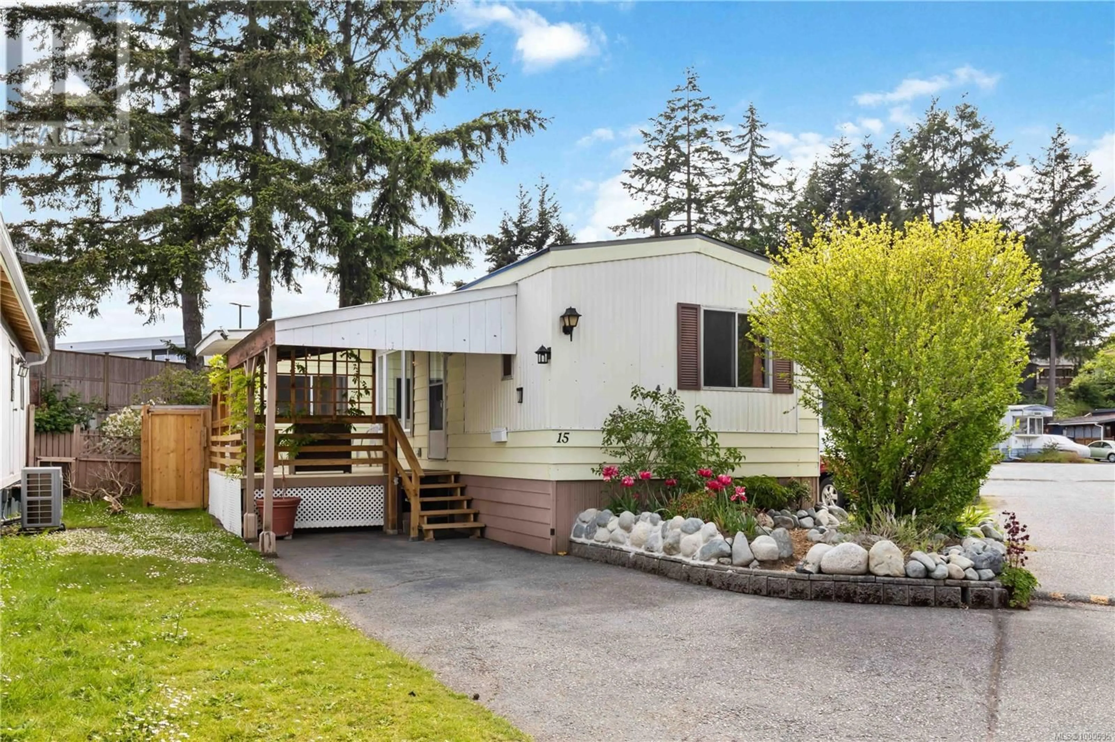 Home with vinyl exterior material, street for 15 - 2807 SOOKE LAKE ROAD, Langford British Columbia V9B4P9