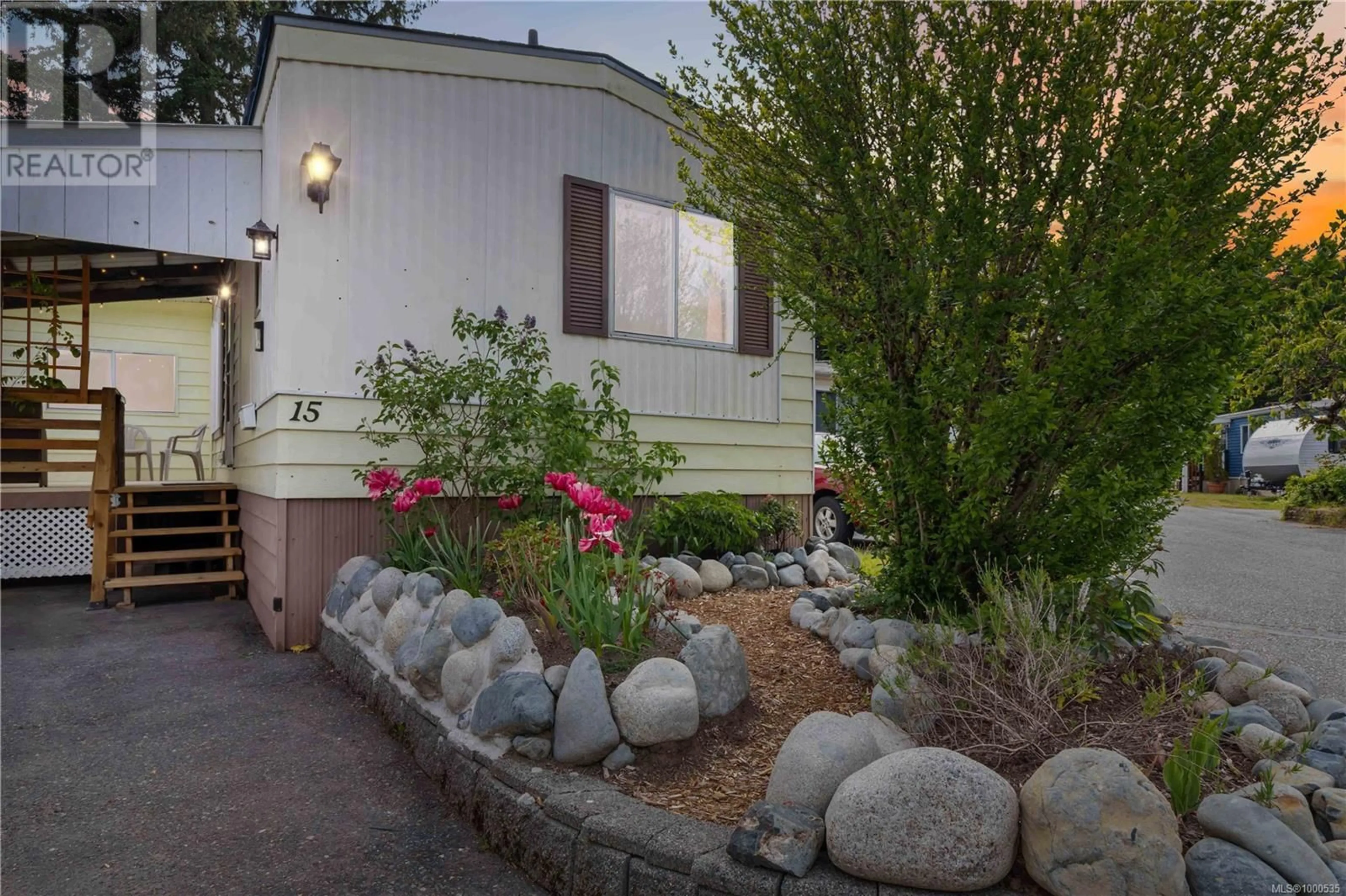 Patio, street for 15 - 2807 SOOKE LAKE ROAD, Langford British Columbia V9B4P9