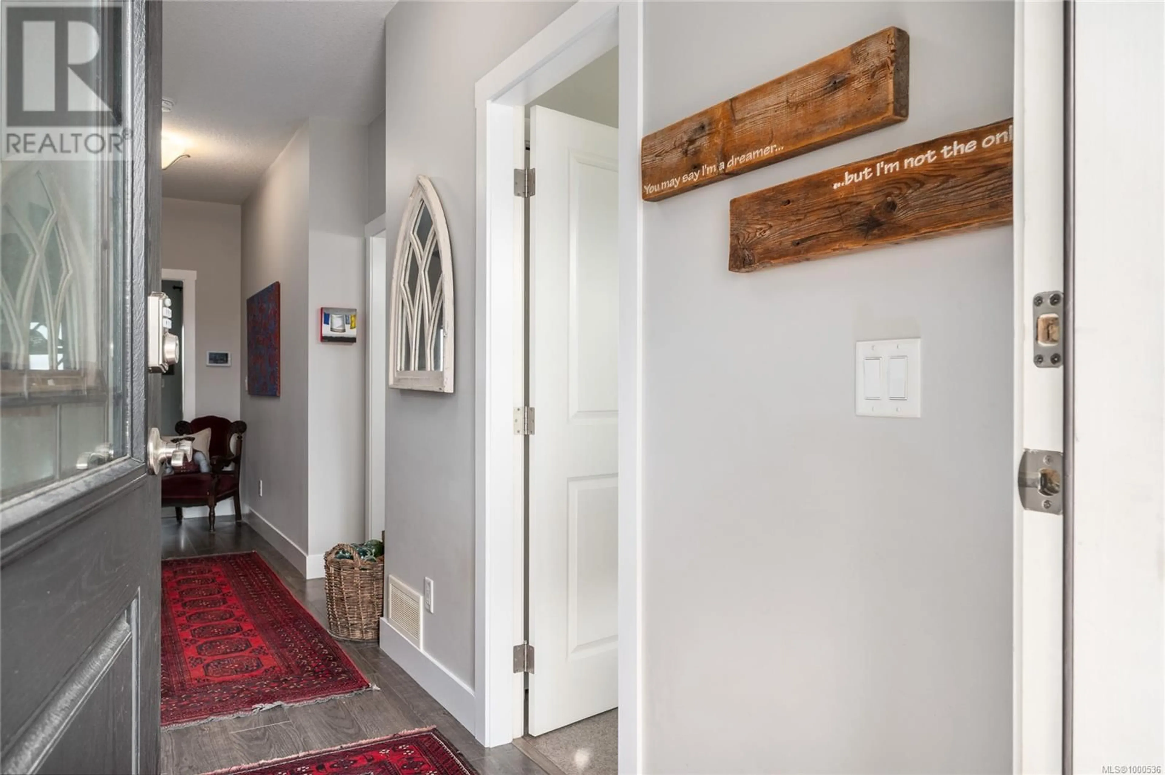 Indoor entryway for 2118 VILLAGE DRIVE, Nanaimo British Columbia V9X0B1