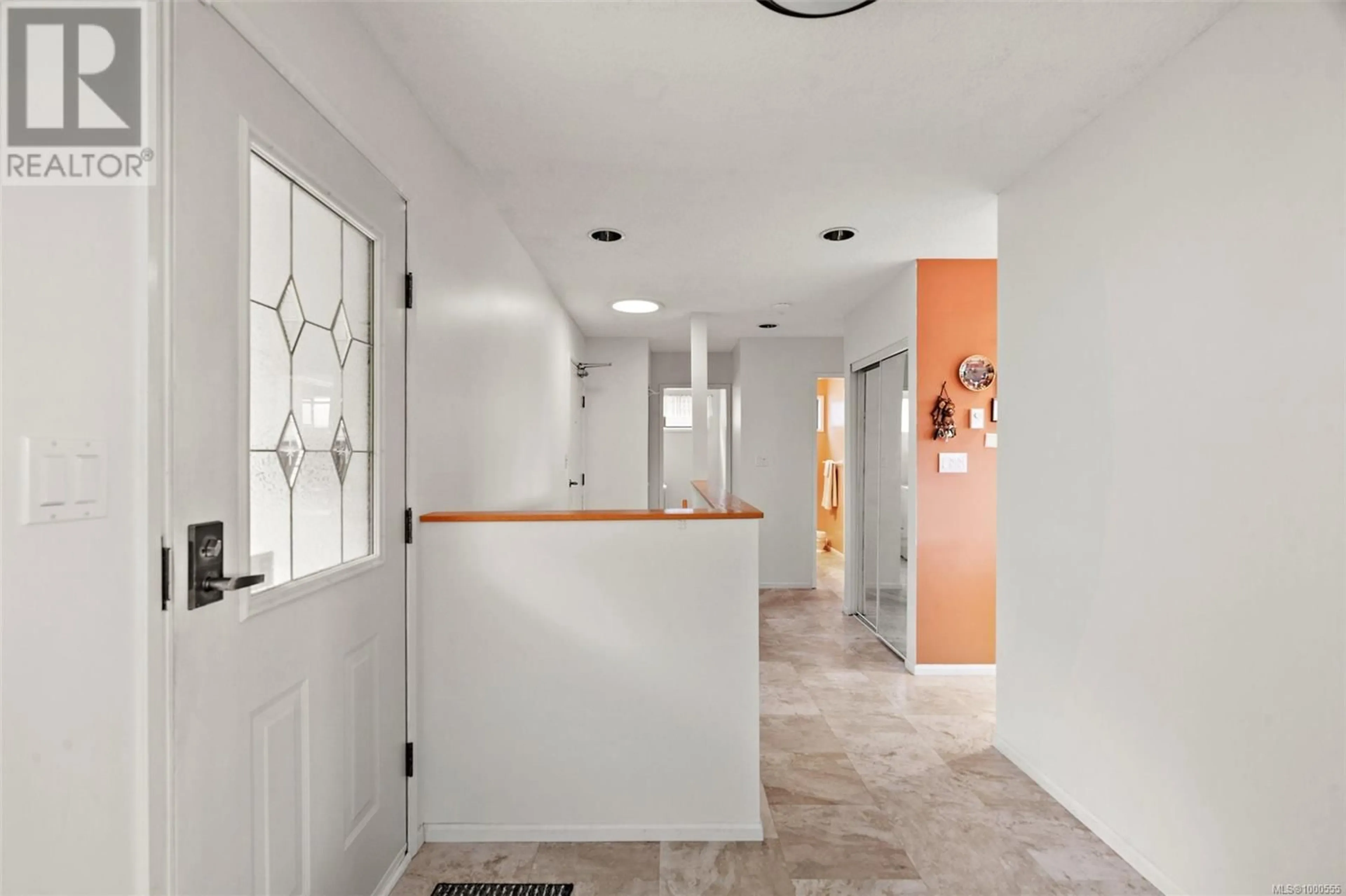 Indoor foyer for 3387 MARY ANNE CRESCENT, Colwood British Columbia V9C3J6