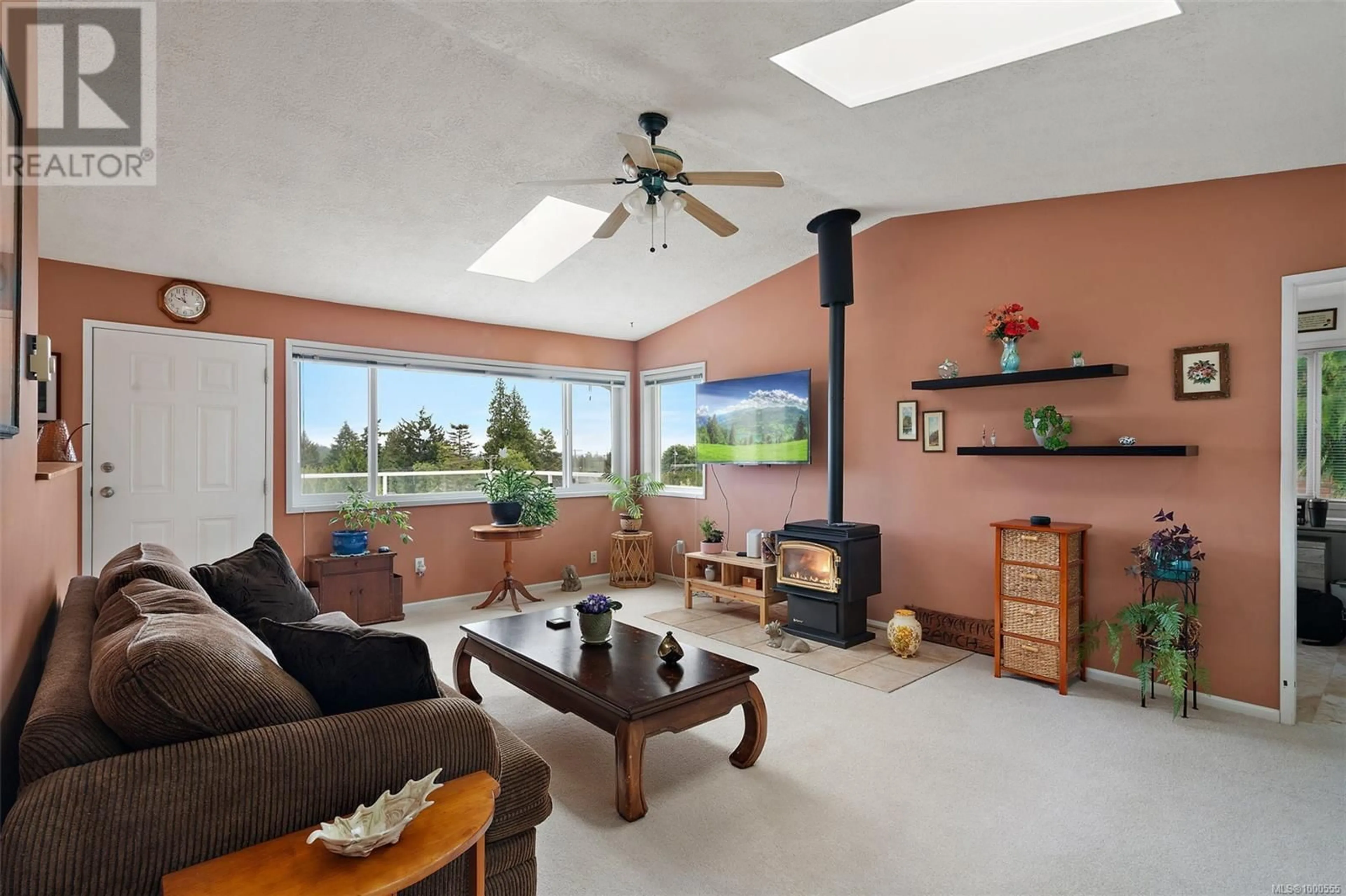 Living room with furniture, unknown for 3387 MARY ANNE CRESCENT, Colwood British Columbia V9C3J6