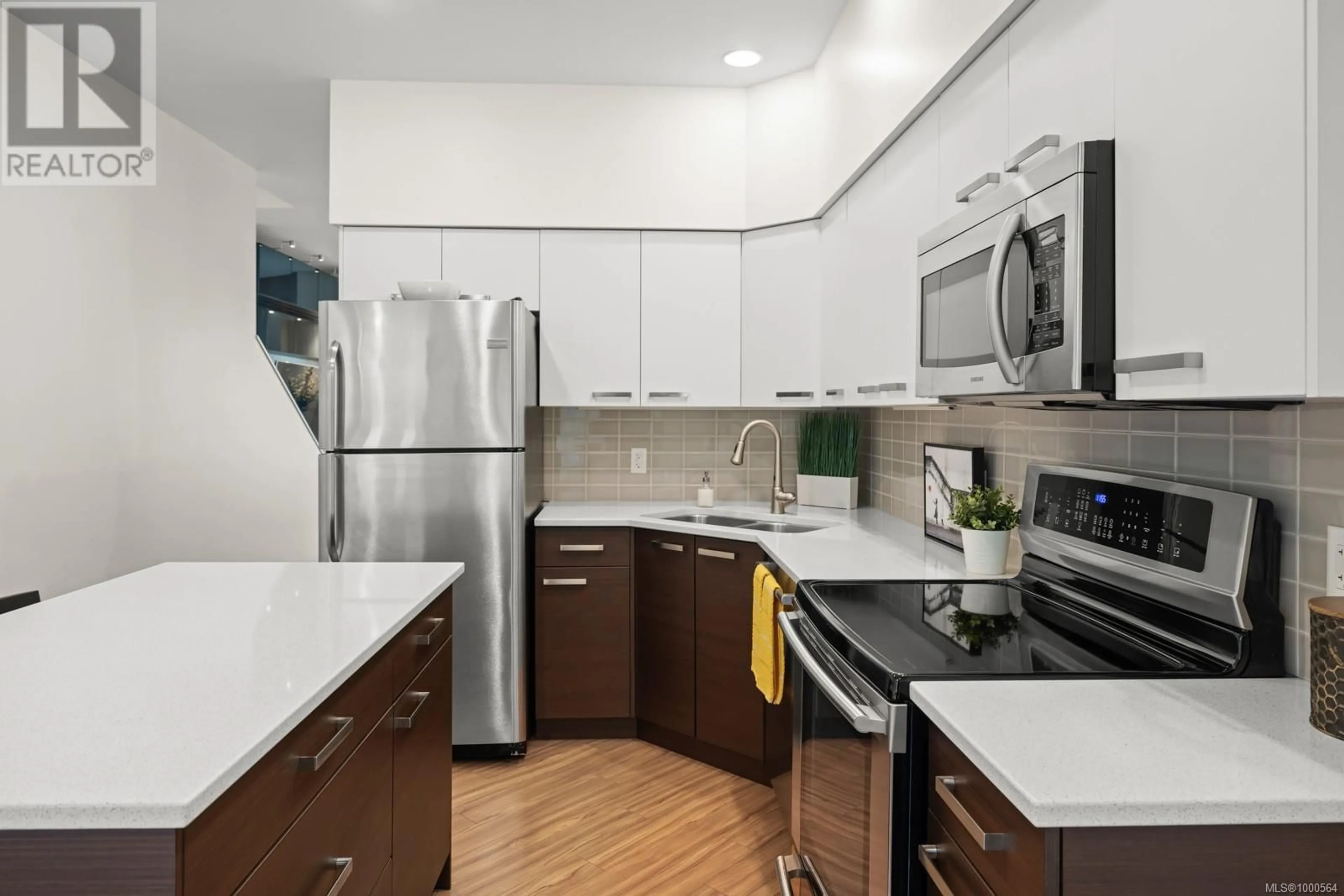 Standard kitchen, ceramic/tile floor for 113 - 2733 PEATT ROAD, Langford British Columbia V9B3V2