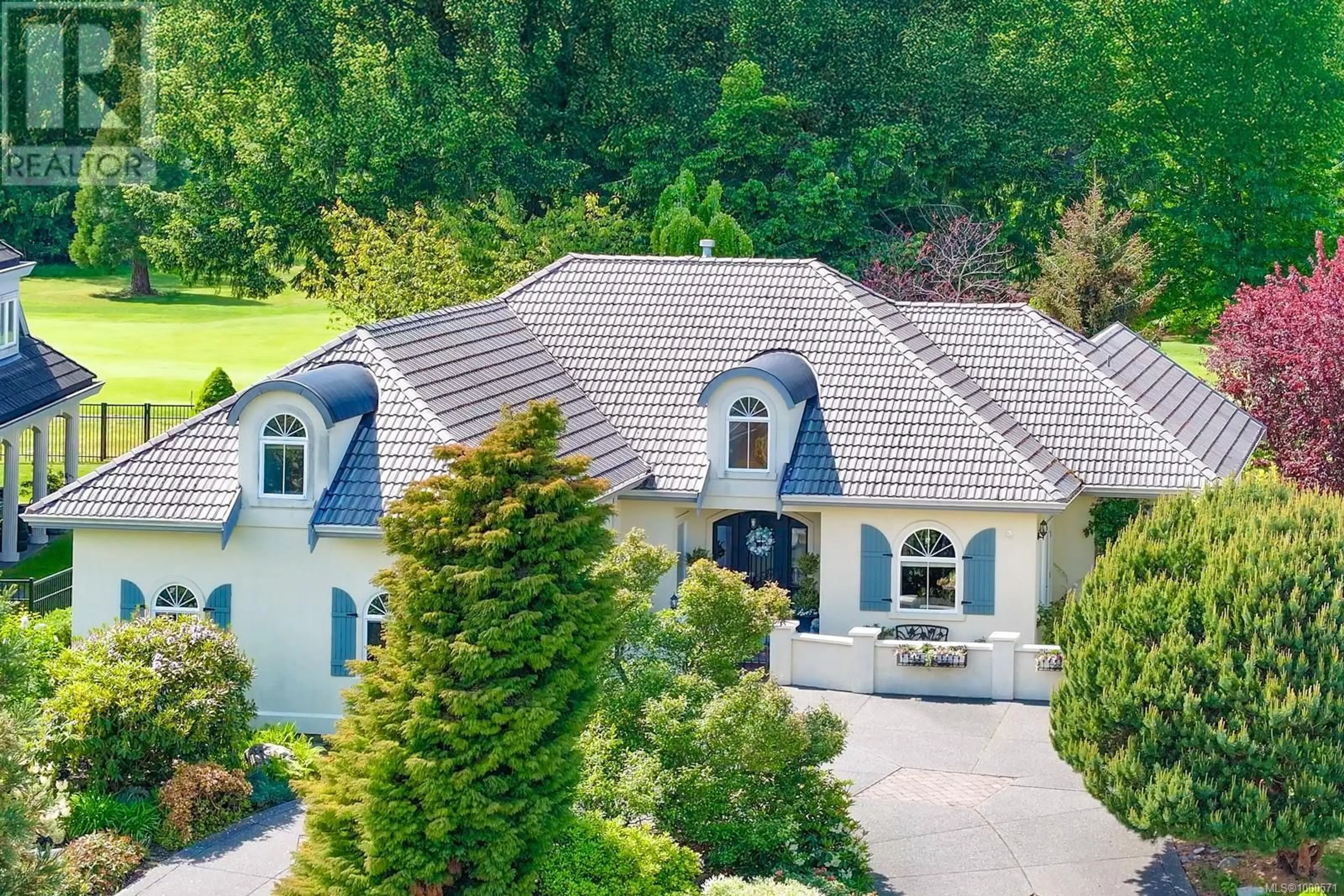 A pic from outside/outdoor area/front of a property/back of a property/a pic from drone, mountain view for 3274 MAJESTIC DRIVE, Courtenay British Columbia V9N9X4