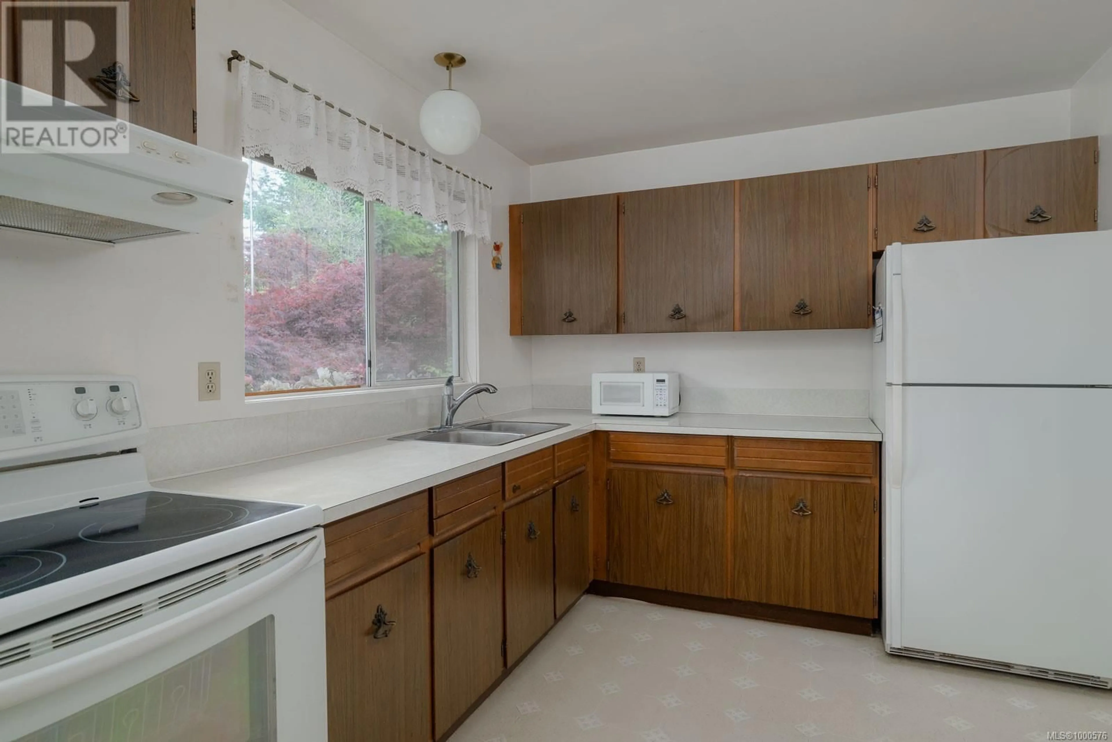 Standard kitchen, unknown for 1709 BOUNDARY AVENUE, Nanaimo British Columbia V9S4P3