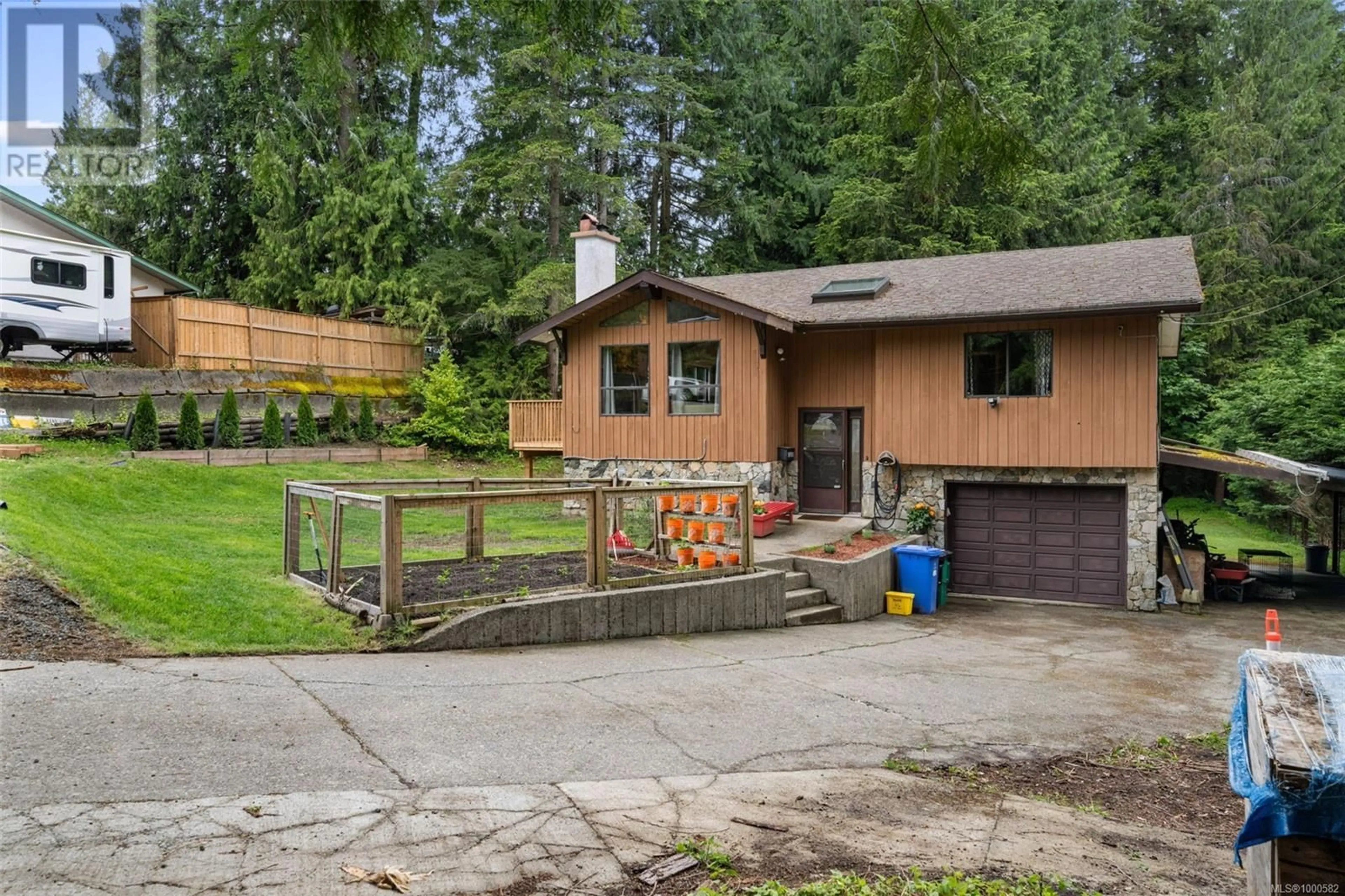 Home with vinyl exterior material, street for 2710 BOB-O-LINK DRIVE, Shawnigan Lake British Columbia V8H3A2