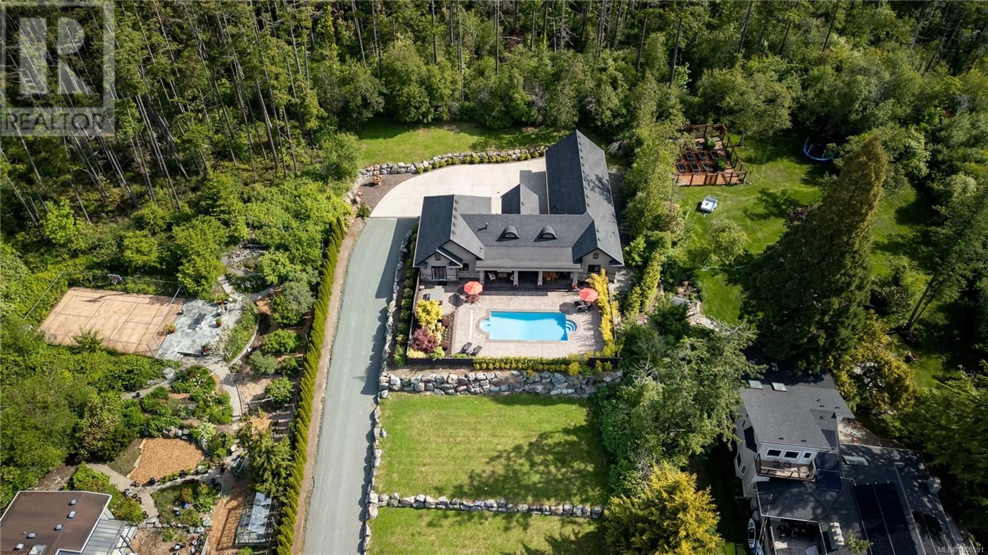 A pic from outside/outdoor area/front of a property/back of a property/a pic from drone, unknown for 11325 CHALET ROAD, North Saanich British Columbia V8L5M1