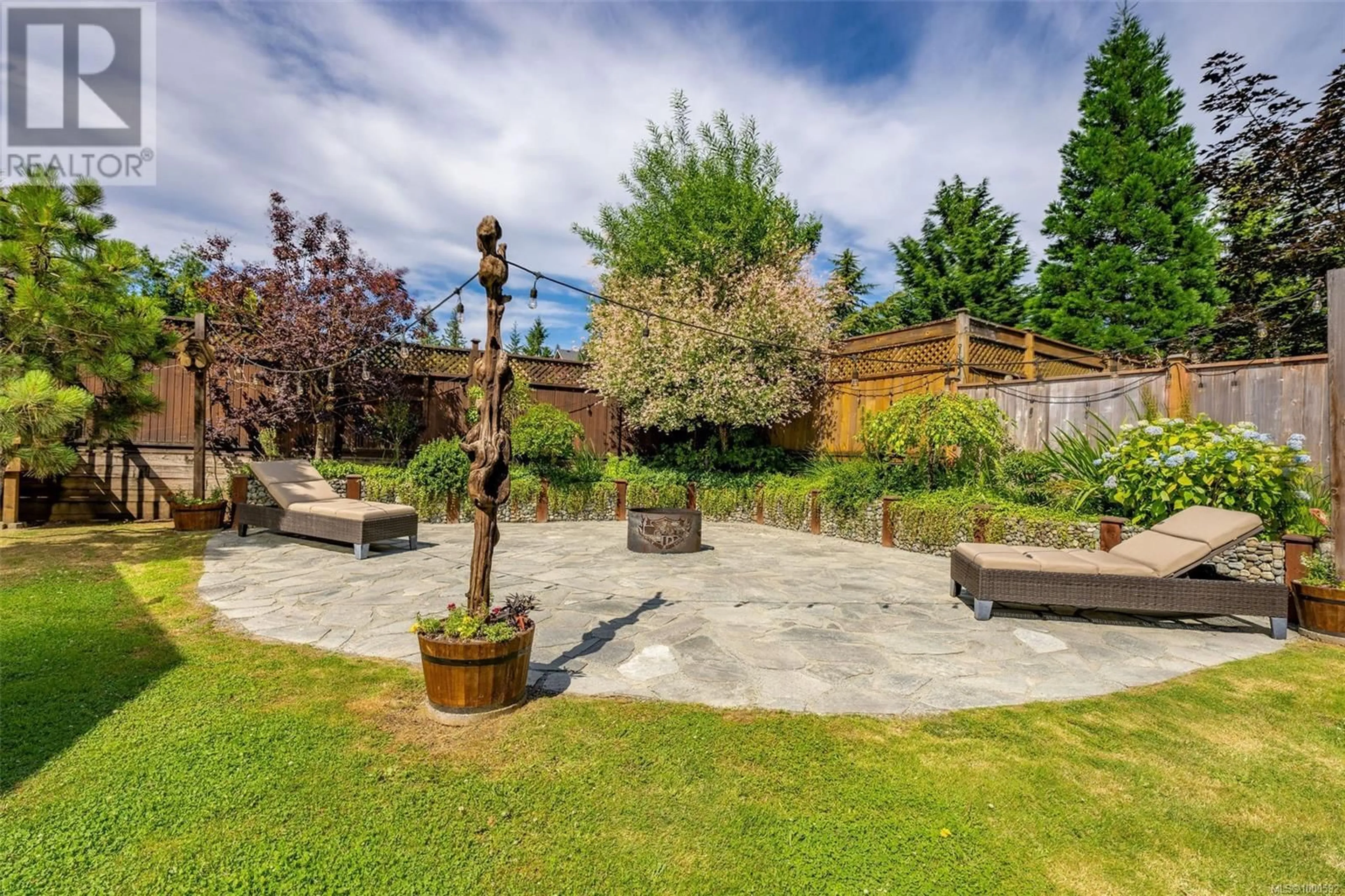Patio, street for 1671 ELFORD ROAD, Shawnigan Lake British Columbia V0R2W2