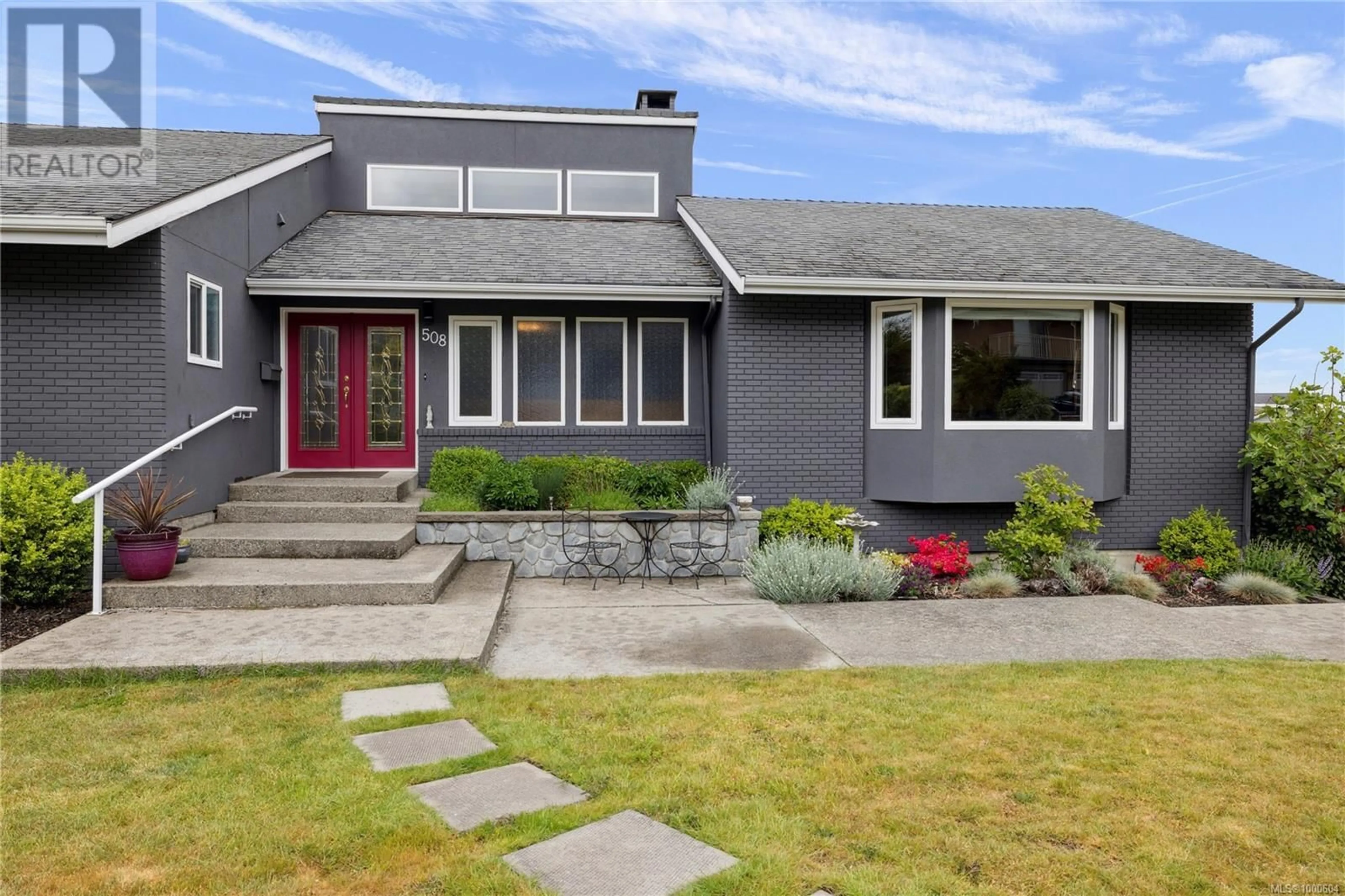 Home with vinyl exterior material, street for 508 GREENBRIAR PLACE, Nanaimo British Columbia V9T4C9