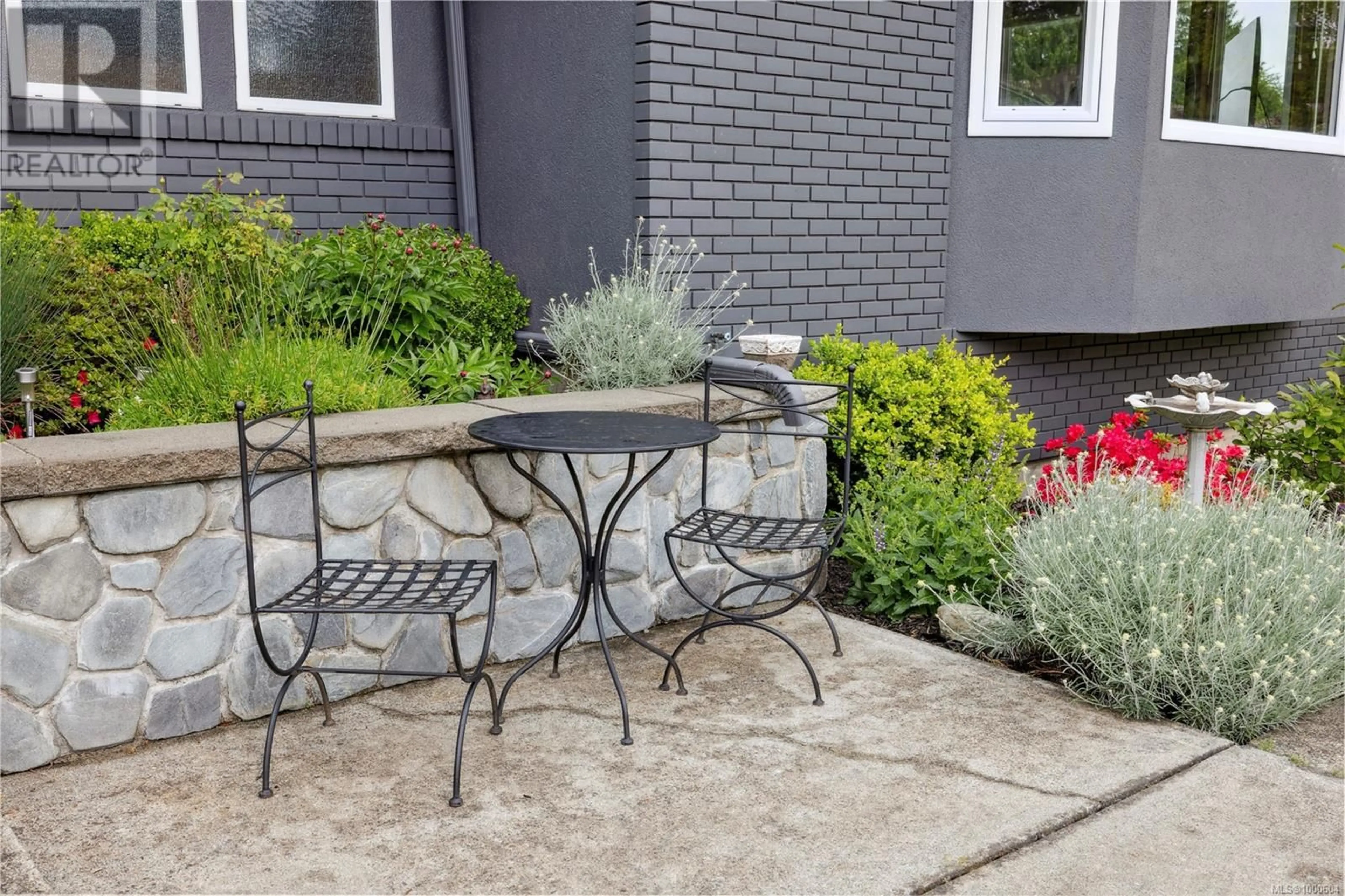 Patio, street for 508 GREENBRIAR PLACE, Nanaimo British Columbia V9T4C9