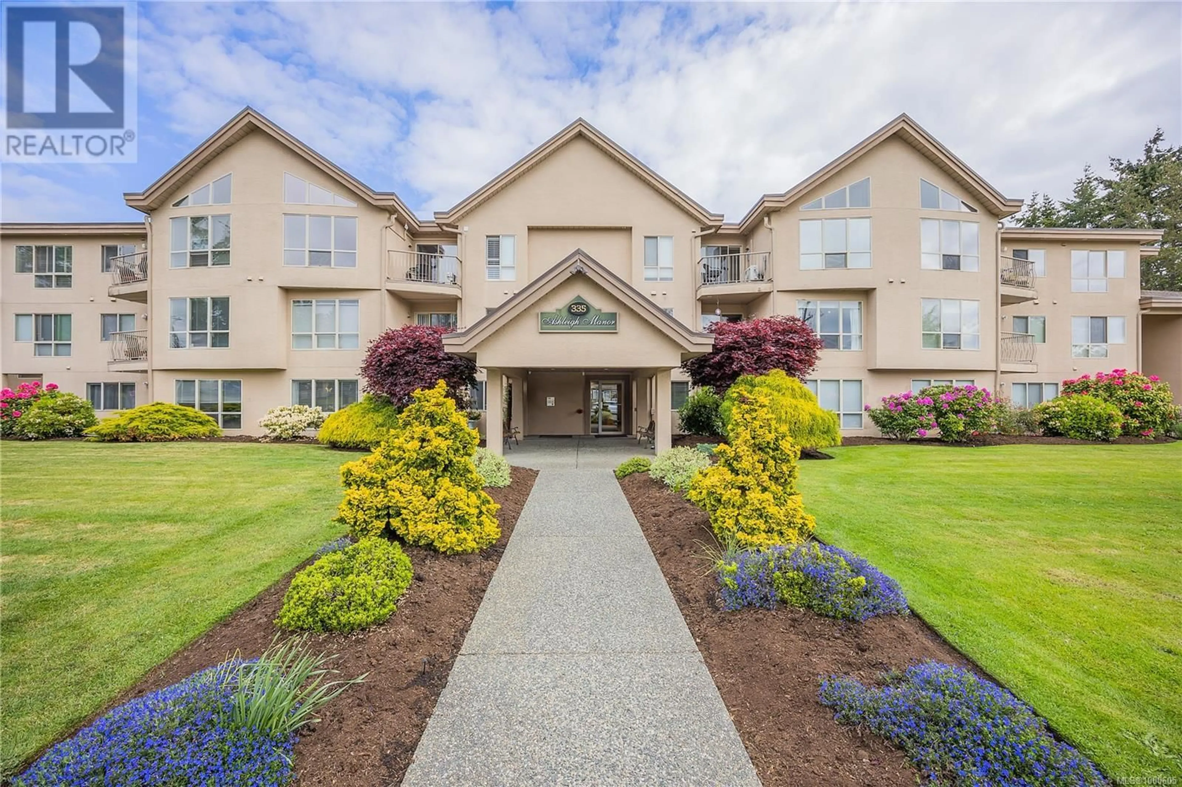 Indoor foyer for 304 - 335 HIRST AVENUE WEST, Parksville British Columbia V9P2R5