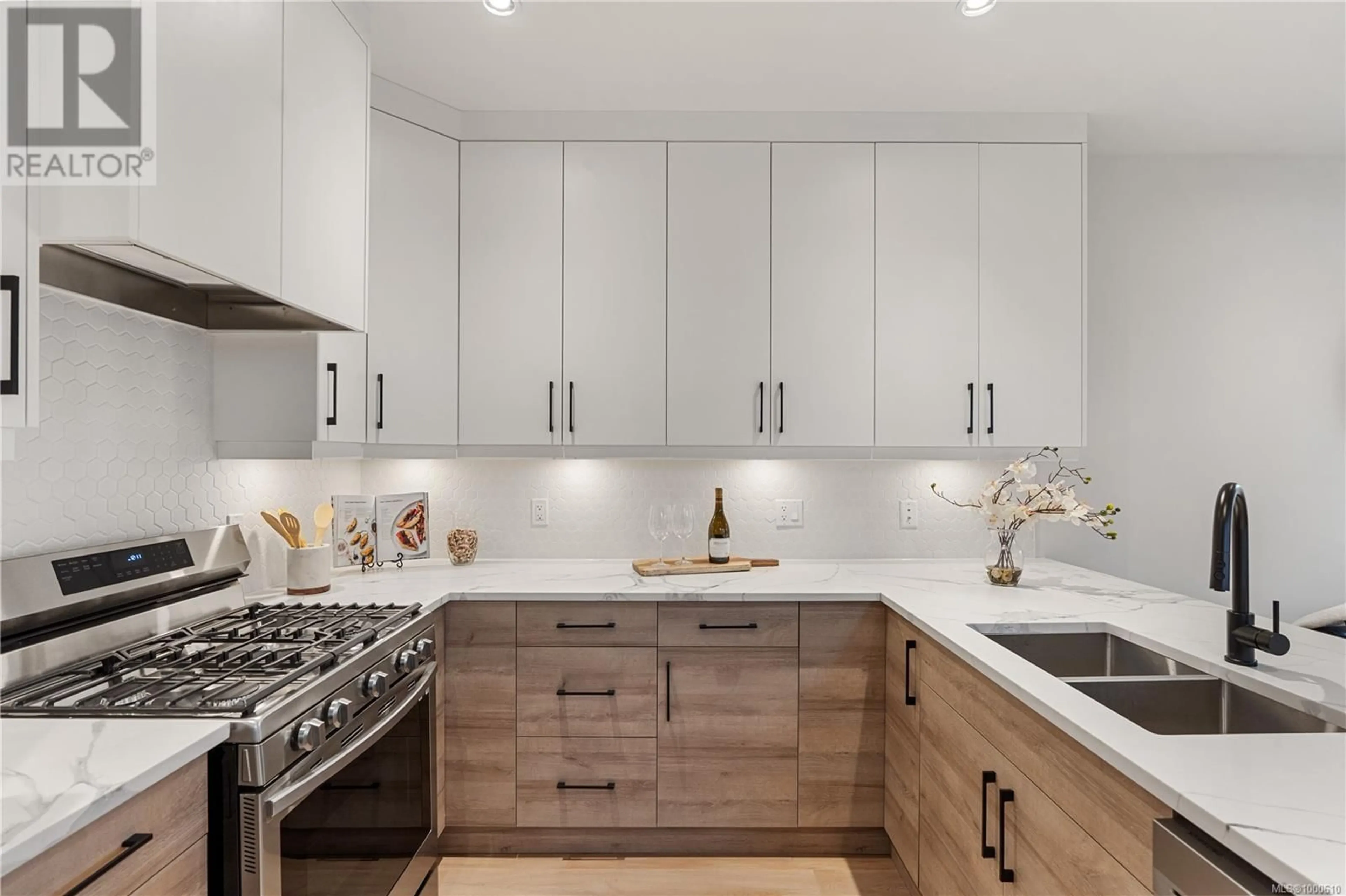 Contemporary kitchen, unknown for 482 GRAFTON STREET, Esquimalt British Columbia V9A6S6