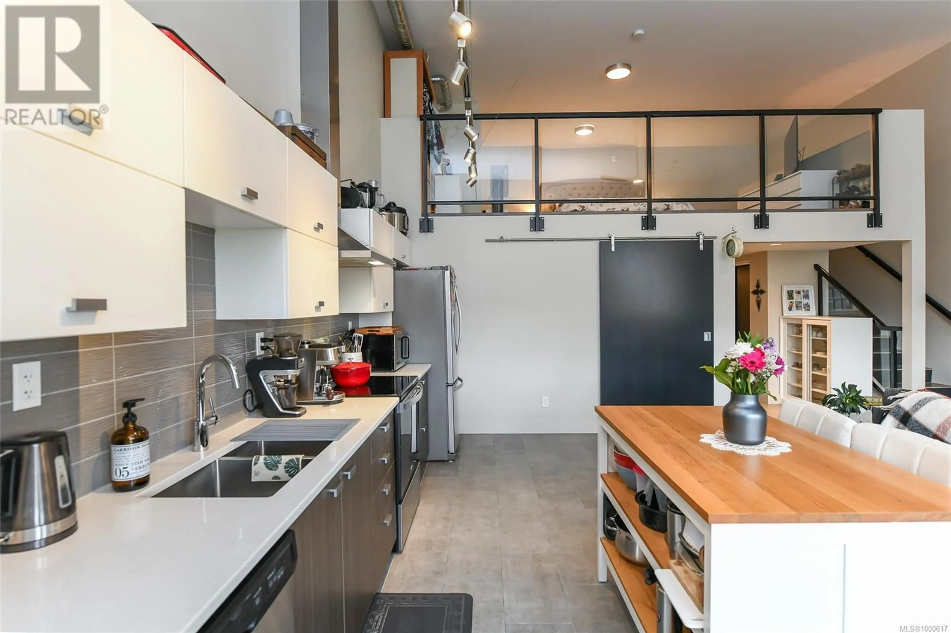 Contemporary kitchen, ceramic/tile floor for 310 - 1978 CLIFFE AVENUE, Courtenay British Columbia V9N2L1