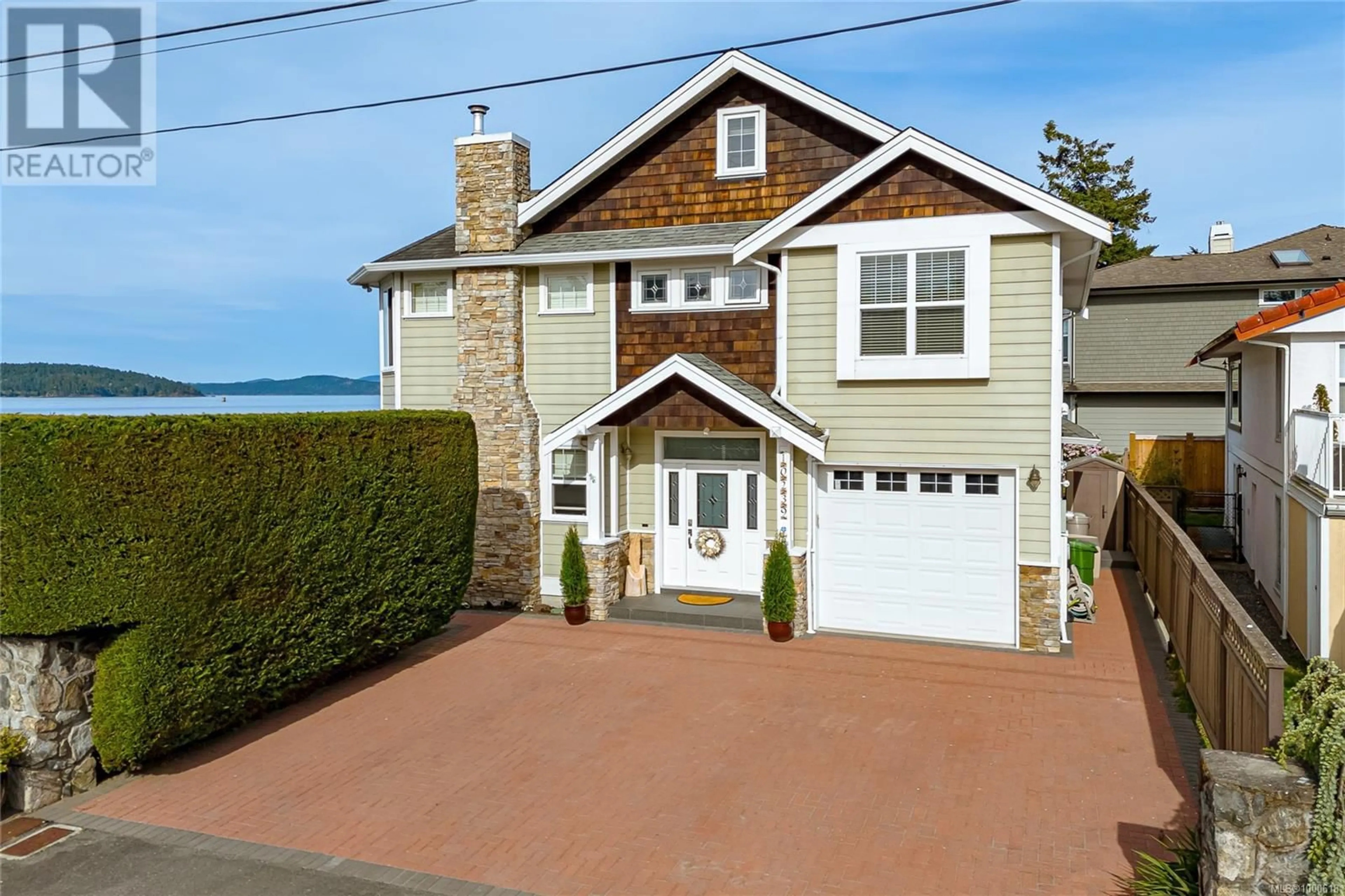 Home with vinyl exterior material, street for 10239 FIFTH STREET, Sidney British Columbia V8L2Y4