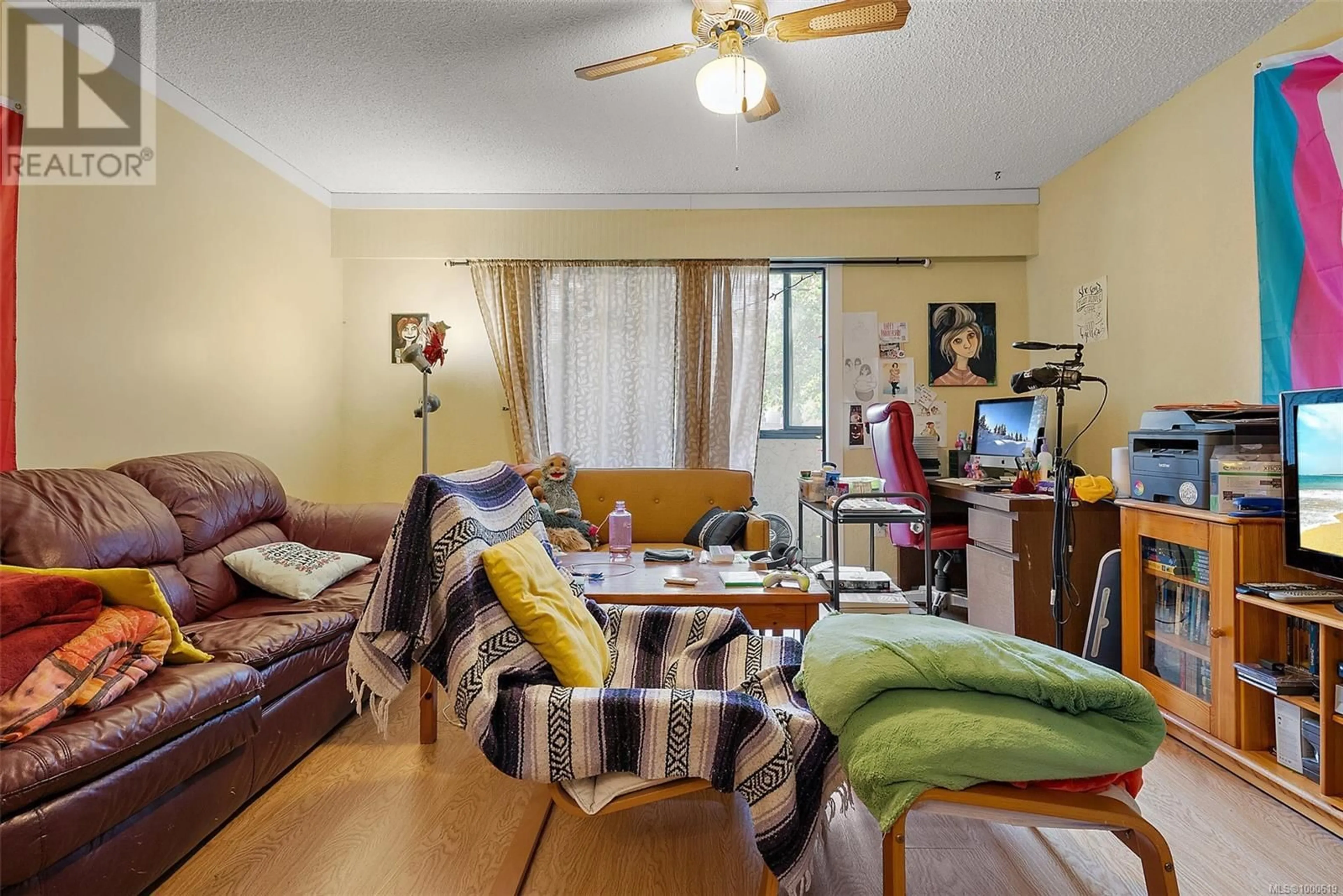 Living room with furniture, unknown for 103 - 2610 GRAHAM STREET, Victoria British Columbia V8T3Y9