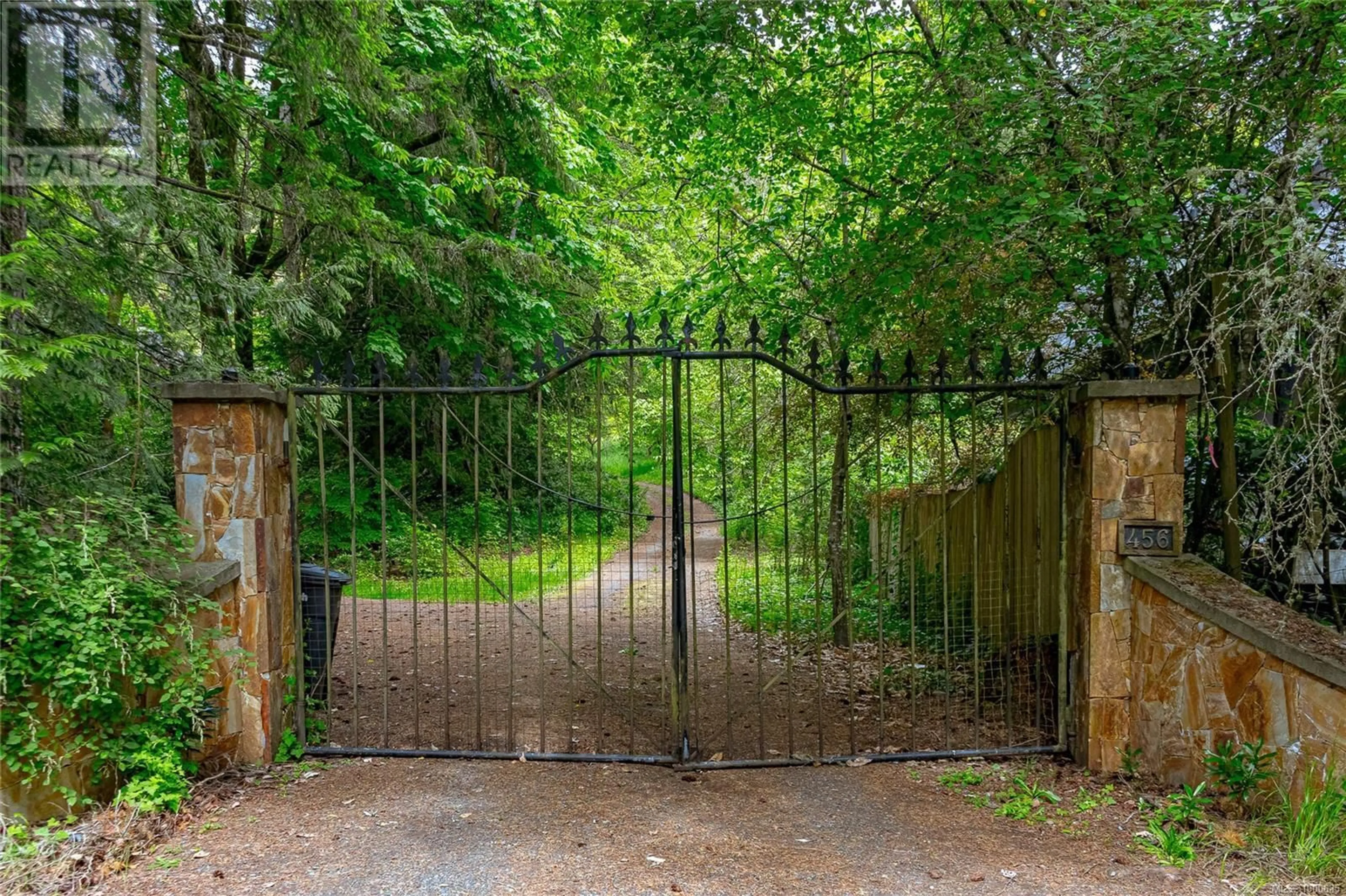 Unknown for 456 SPARTON ROAD, Saanich British Columbia V9E2H4
