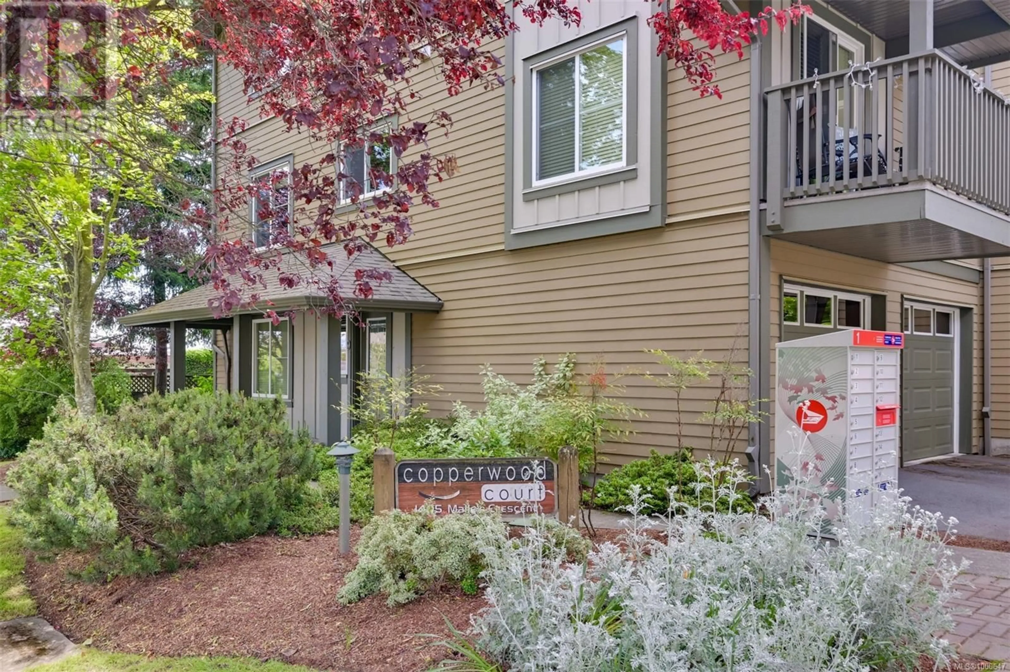 Patio, unknown for 2 - 1405 MALLEK CRESCENT, Victoria British Columbia V8T0A3