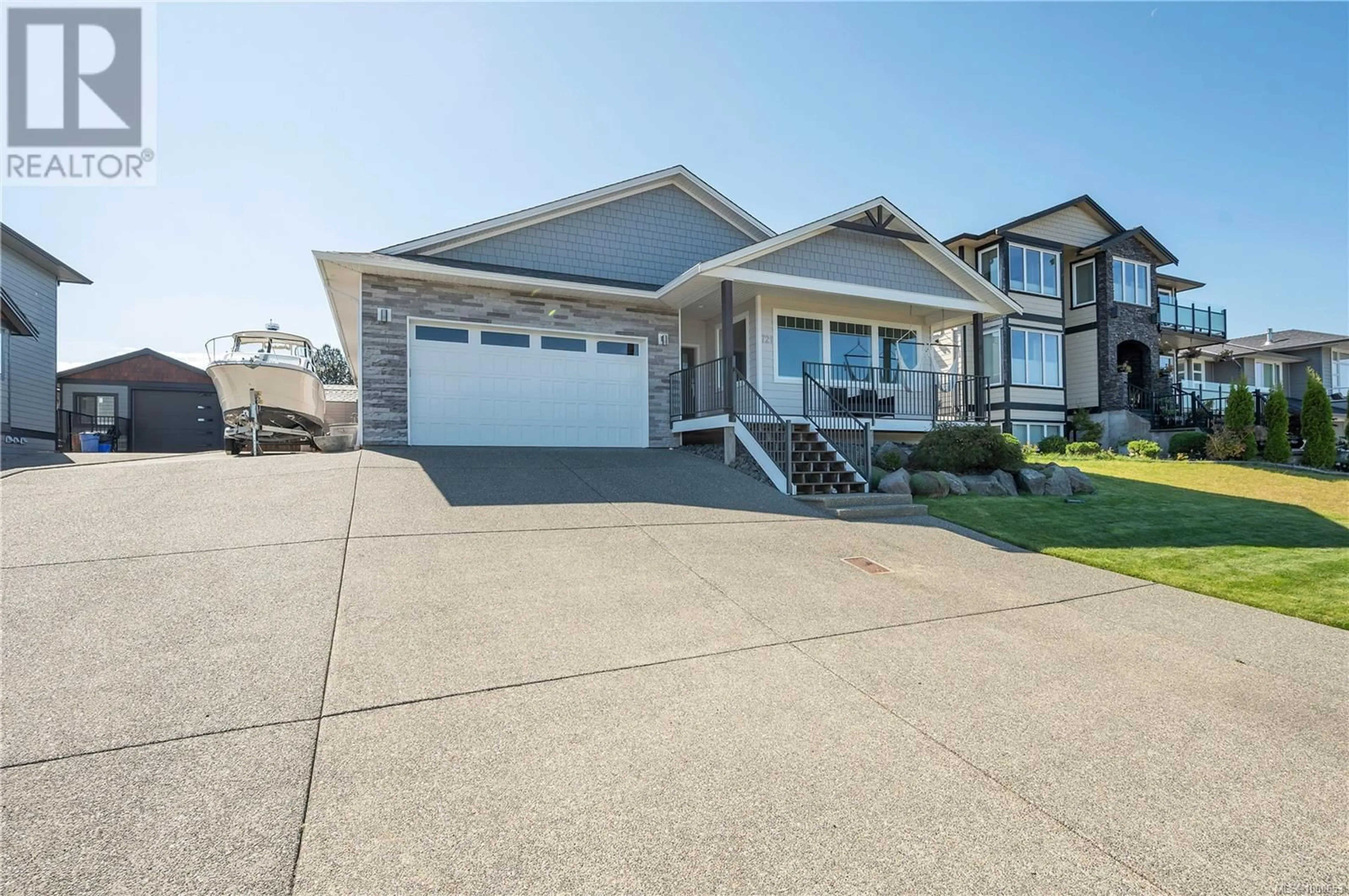 Home with vinyl exterior material, street for 721 TIMBERLINE DRIVE, Campbell River British Columbia V9H0A3