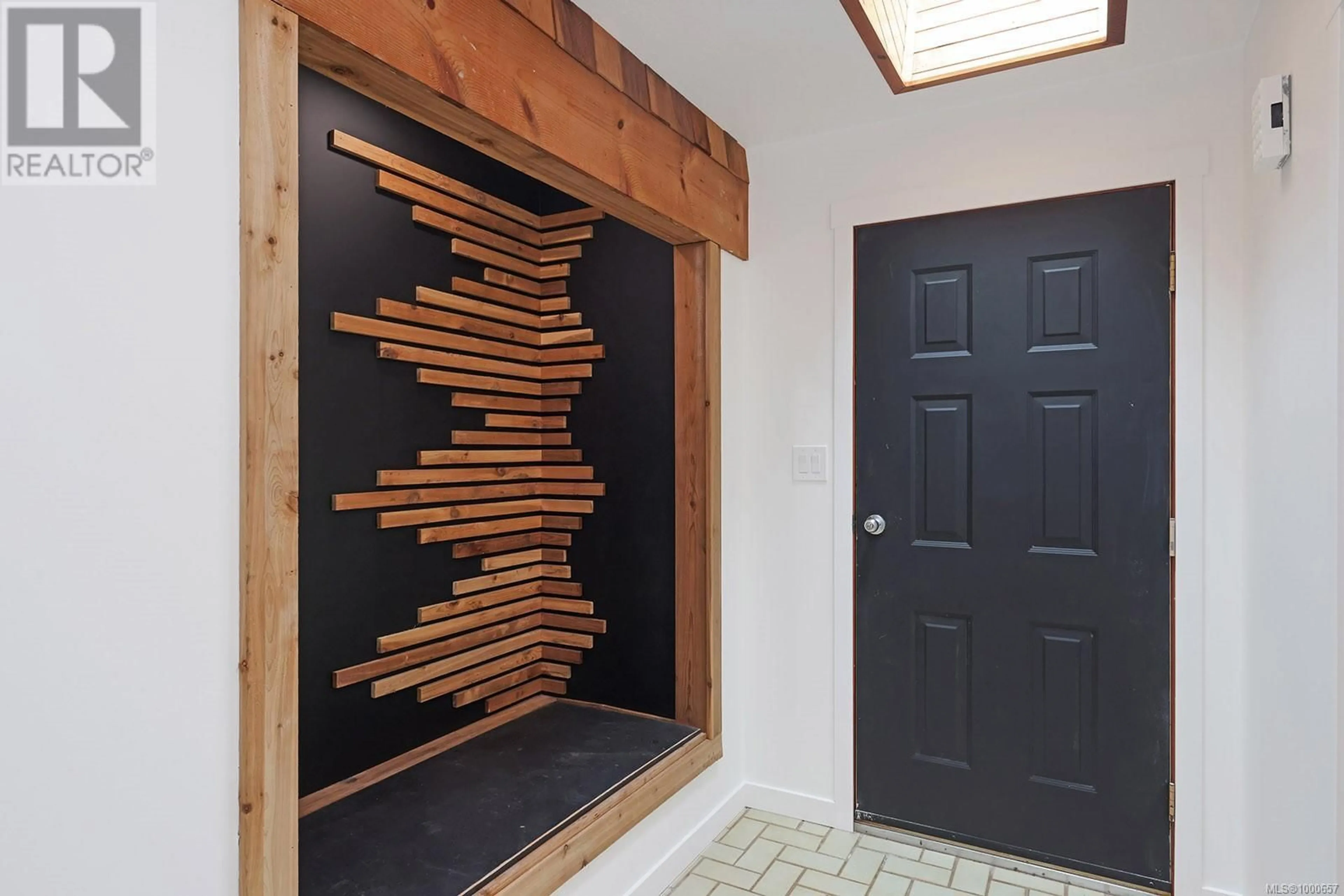 Indoor entryway for 2035 NOEL AVENUE, Comox British Columbia V9M1Z1