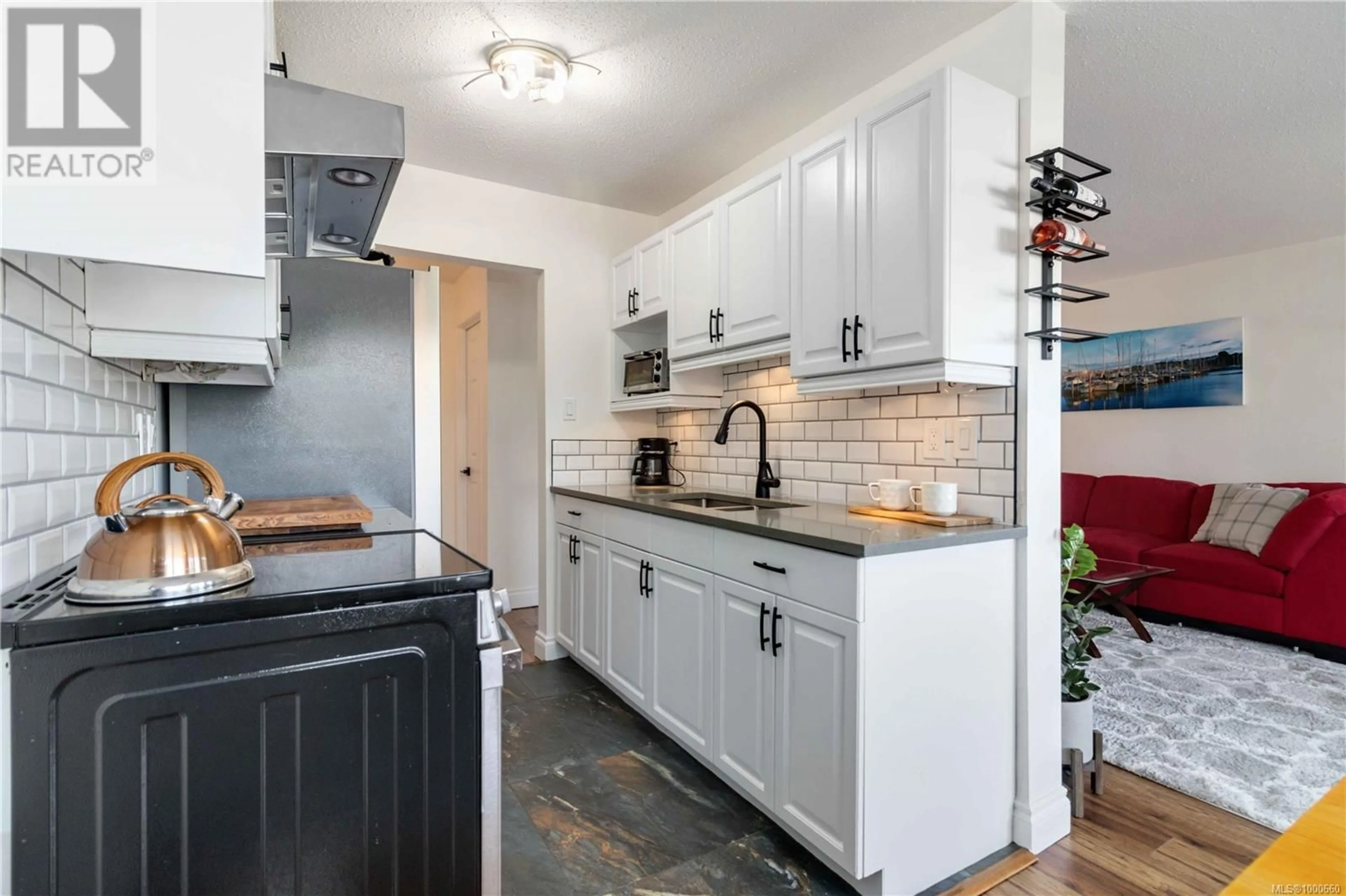 Unknown for 215 - 2100 GRANITE STREET, Oak Bay British Columbia V8S3G7