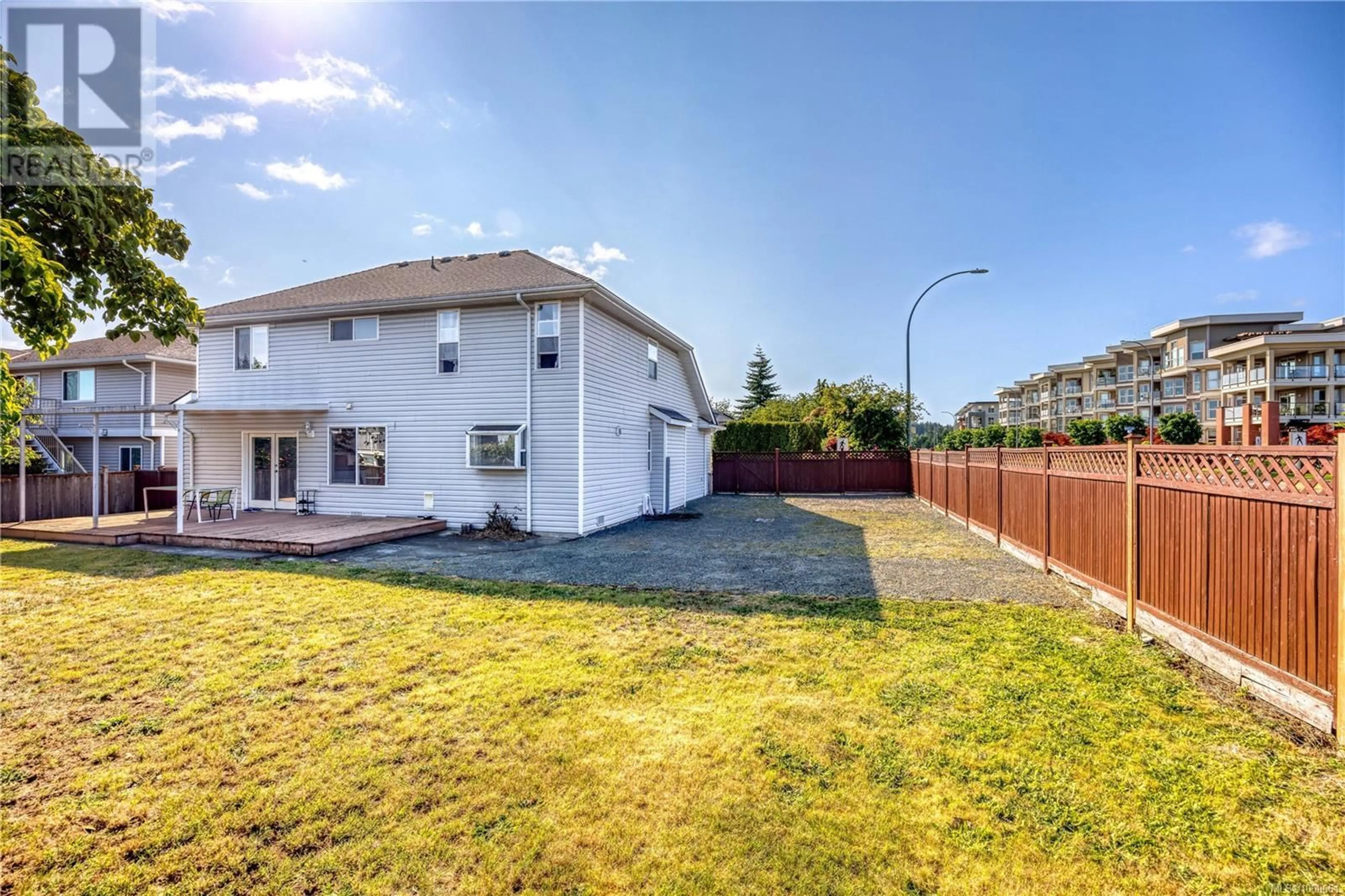 A pic from outside/outdoor area/front of a property/back of a property/a pic from drone, street for 6282 MCROBB AVENUE, Nanaimo British Columbia V9V1M4