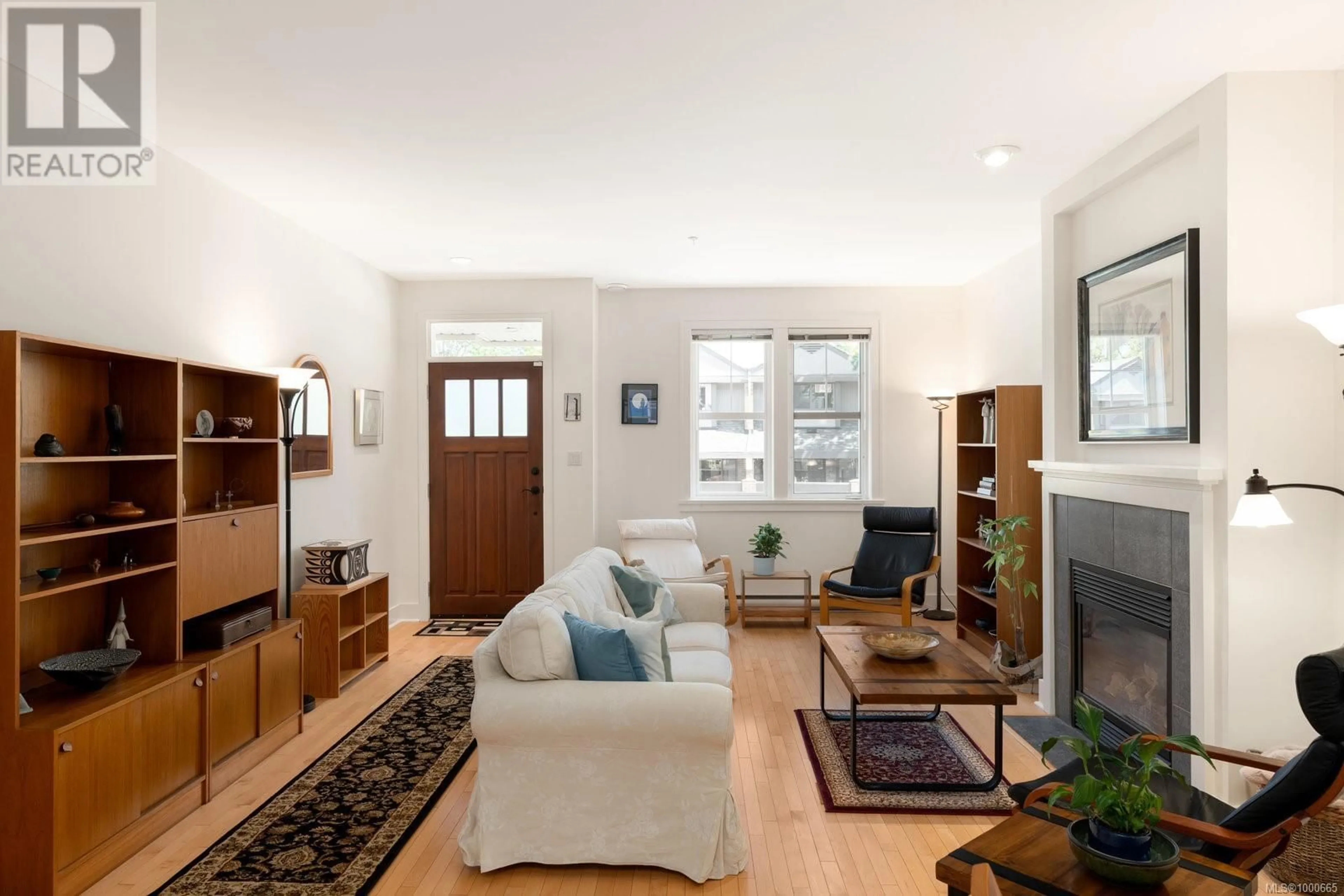 Living room with furniture, unknown for 1524 YALE STREET, Oak Bay British Columbia V8R5N4