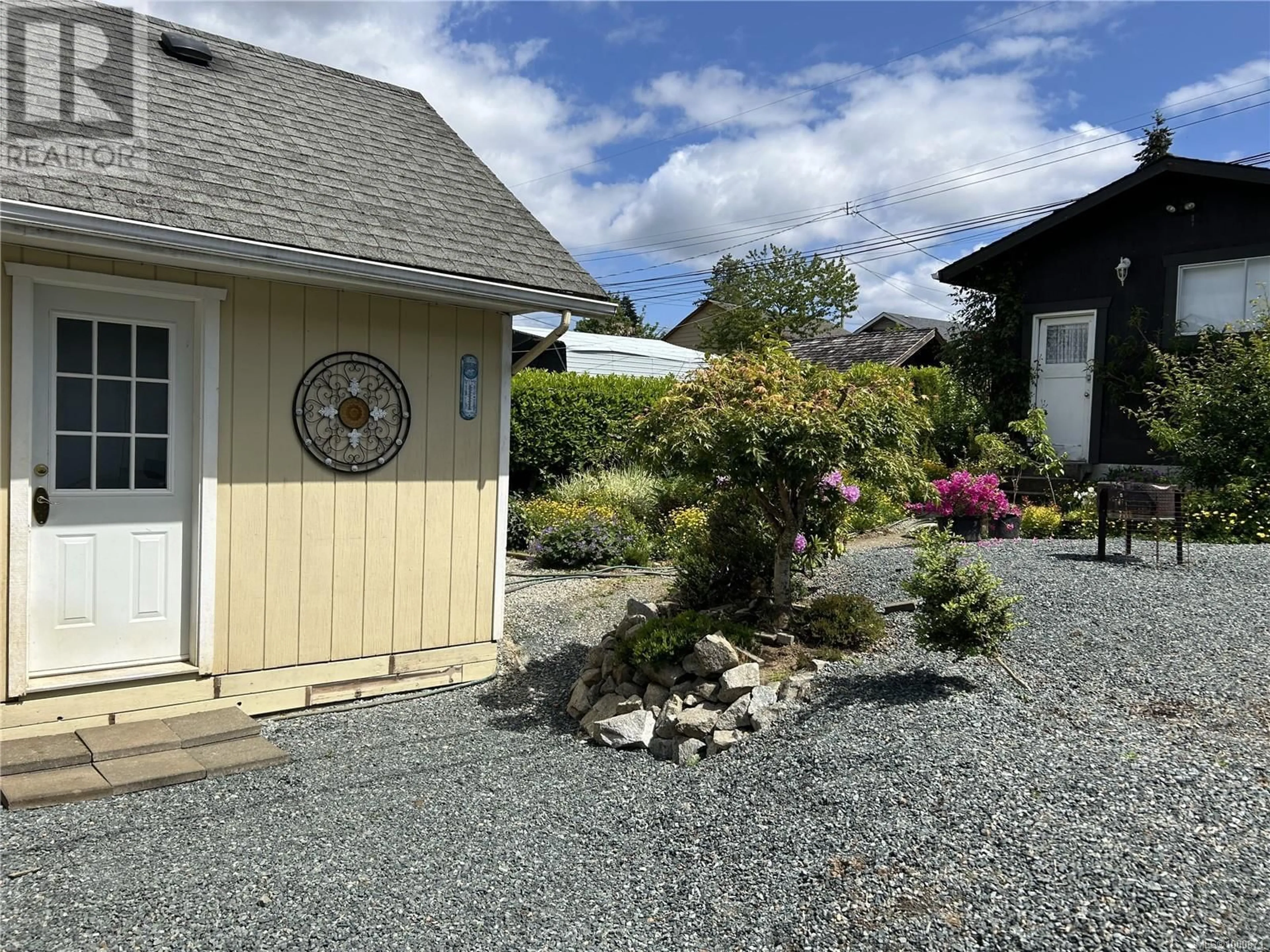 A pic from outside/outdoor area/front of a property/back of a property/a pic from drone, street for 3661 7TH AVENUE, Port Alberni British Columbia V9Y4N6