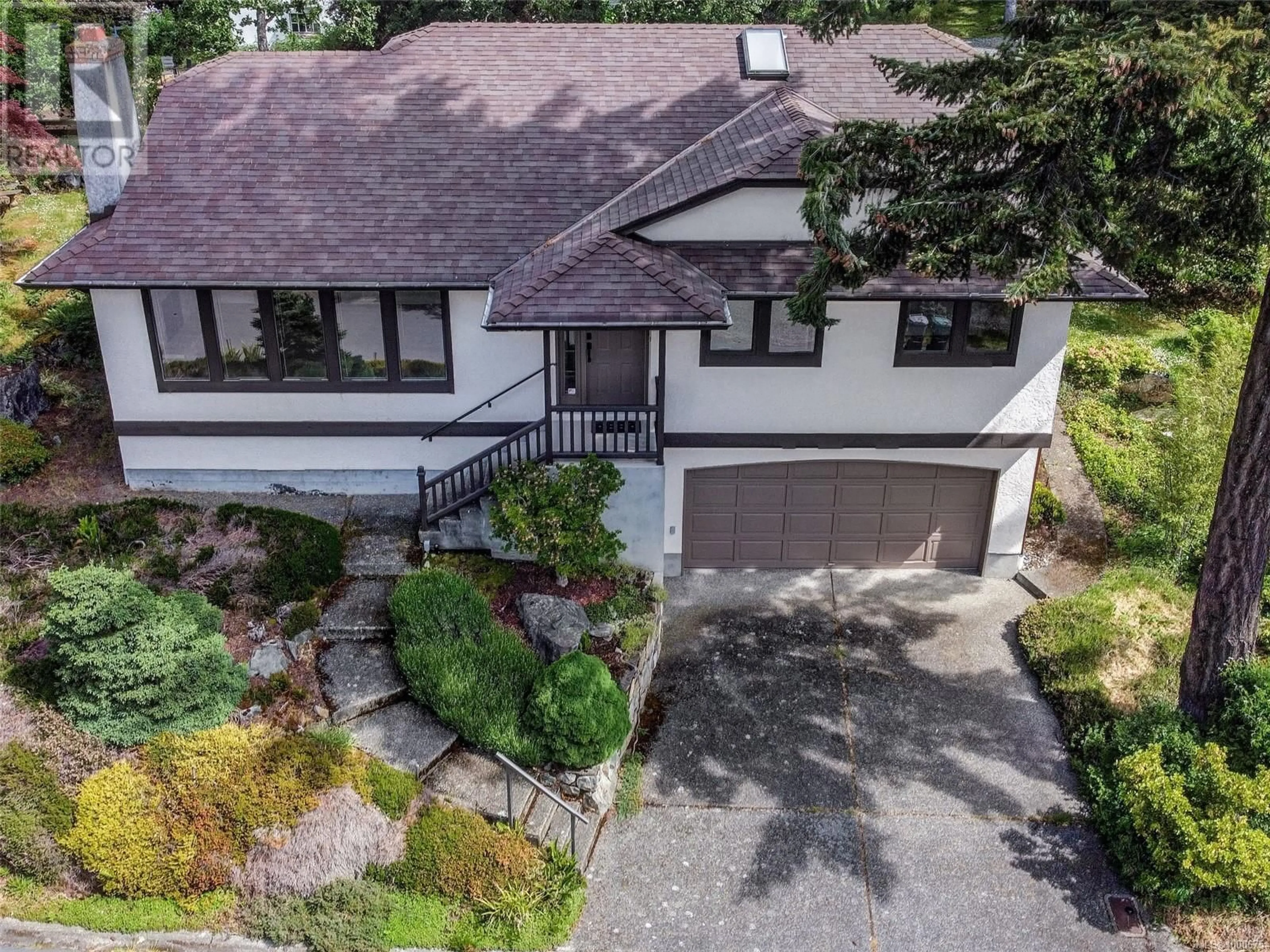 A pic from outside/outdoor area/front of a property/back of a property/a pic from drone, street for 102 HIGH STREET, View Royal British Columbia V8Z5C7