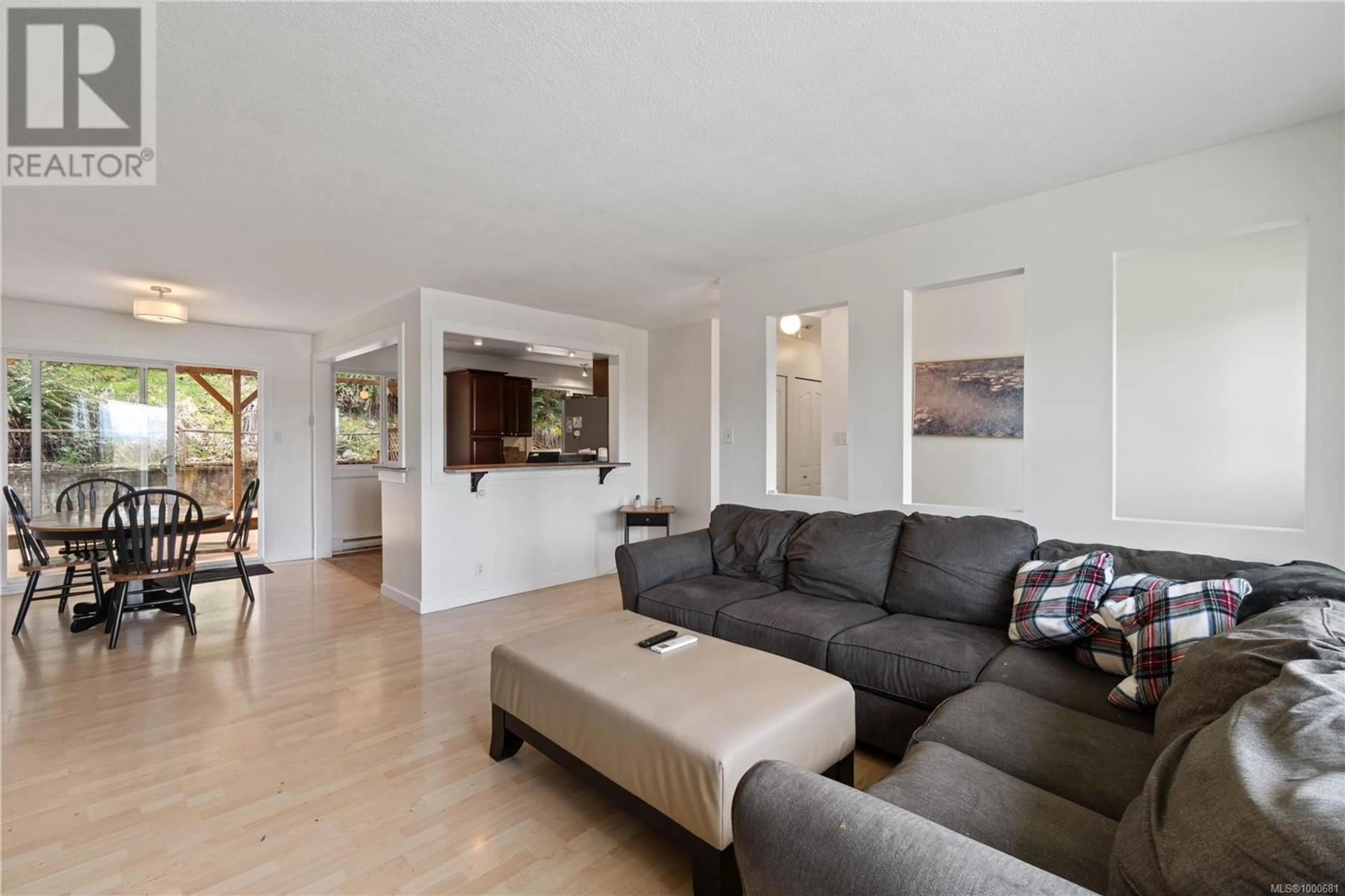 Living room with furniture, unknown for 5241 TOMS TURNABOUT, Nanaimo British Columbia V9T5M9