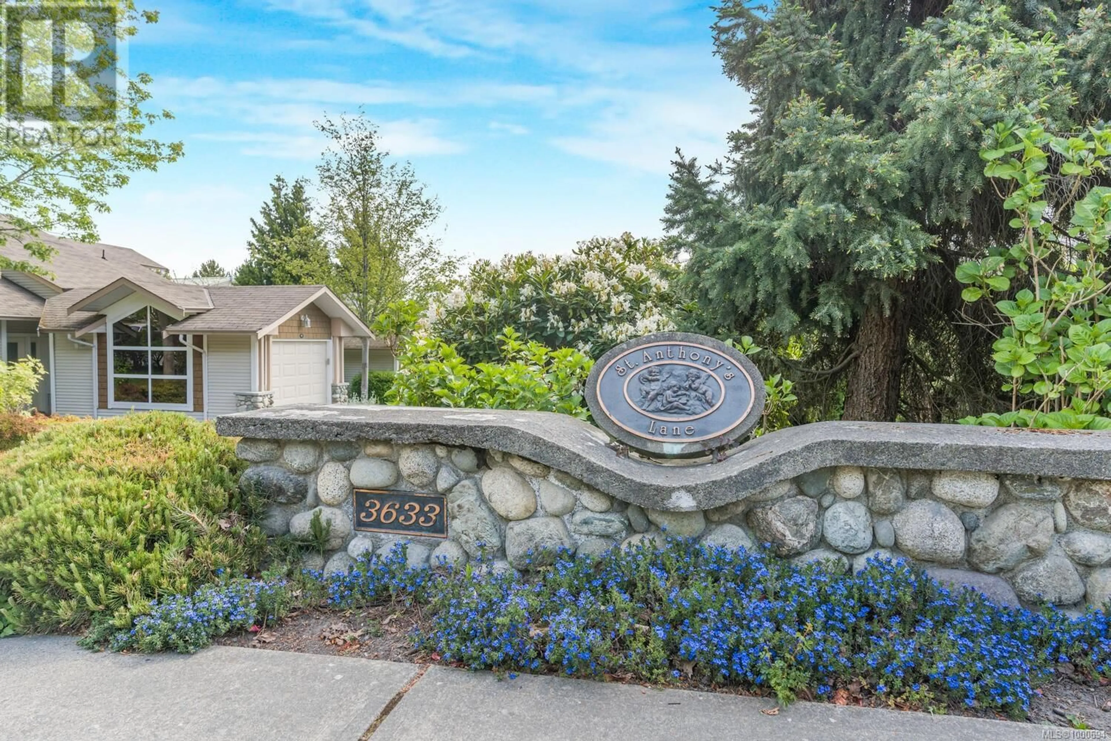 Unknown for 2 - 3633 CEDAR HILL ROAD, Saanich British Columbia V8P3Z3