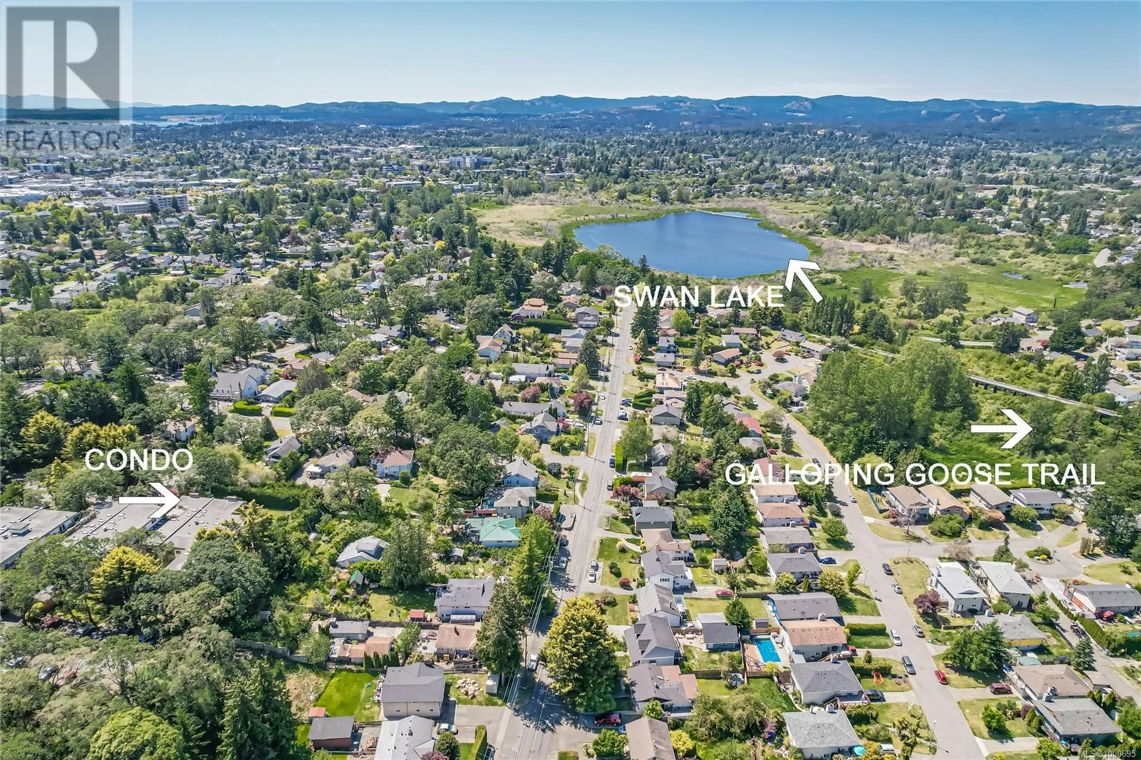 A pic from outside/outdoor area/front of a property/back of a property/a pic from drone, water/lake/river/ocean view for 305 - 1010 BRISTOL ROAD, Saanich British Columbia V8X4R8