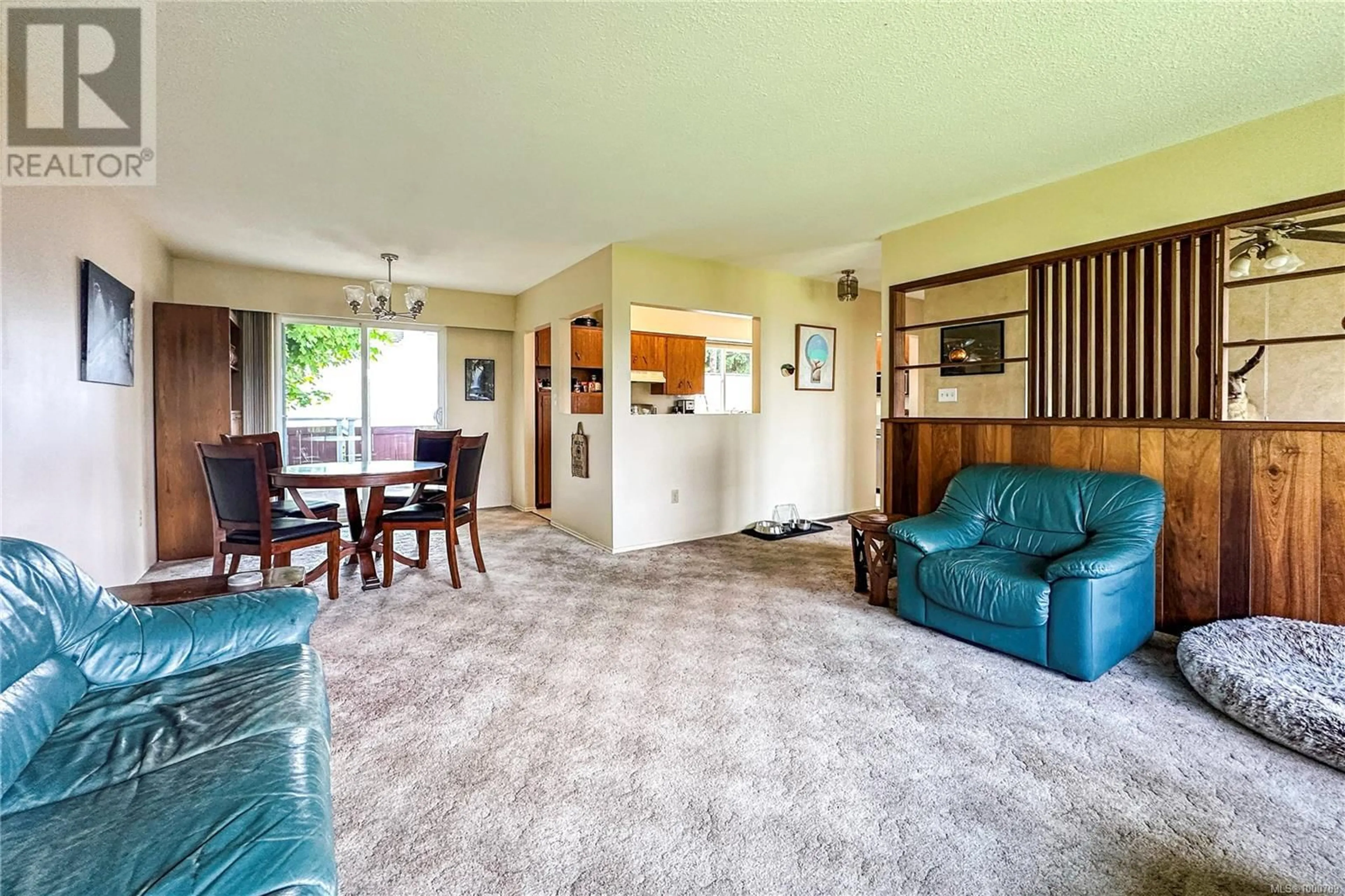 Living room with furniture, unknown for 825 2ND AVENUE, Campbell River British Columbia V9W3V5