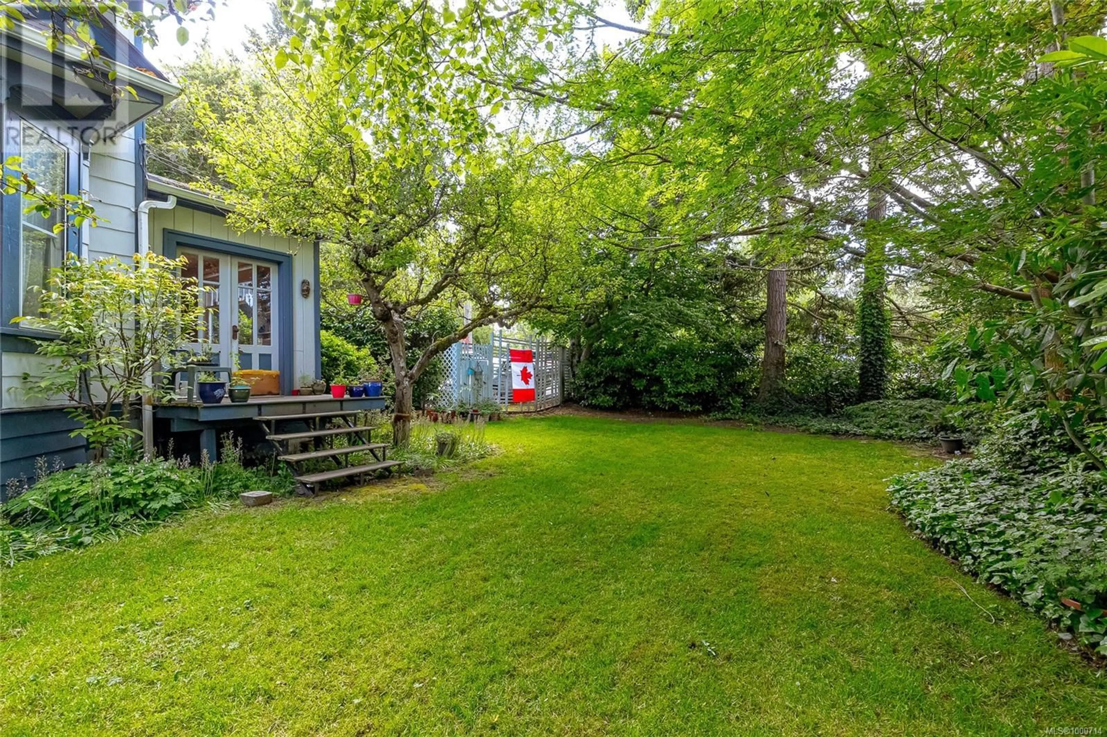 Shed for 1794 MIDGARD AVENUE, Saanich British Columbia V8P2Y9