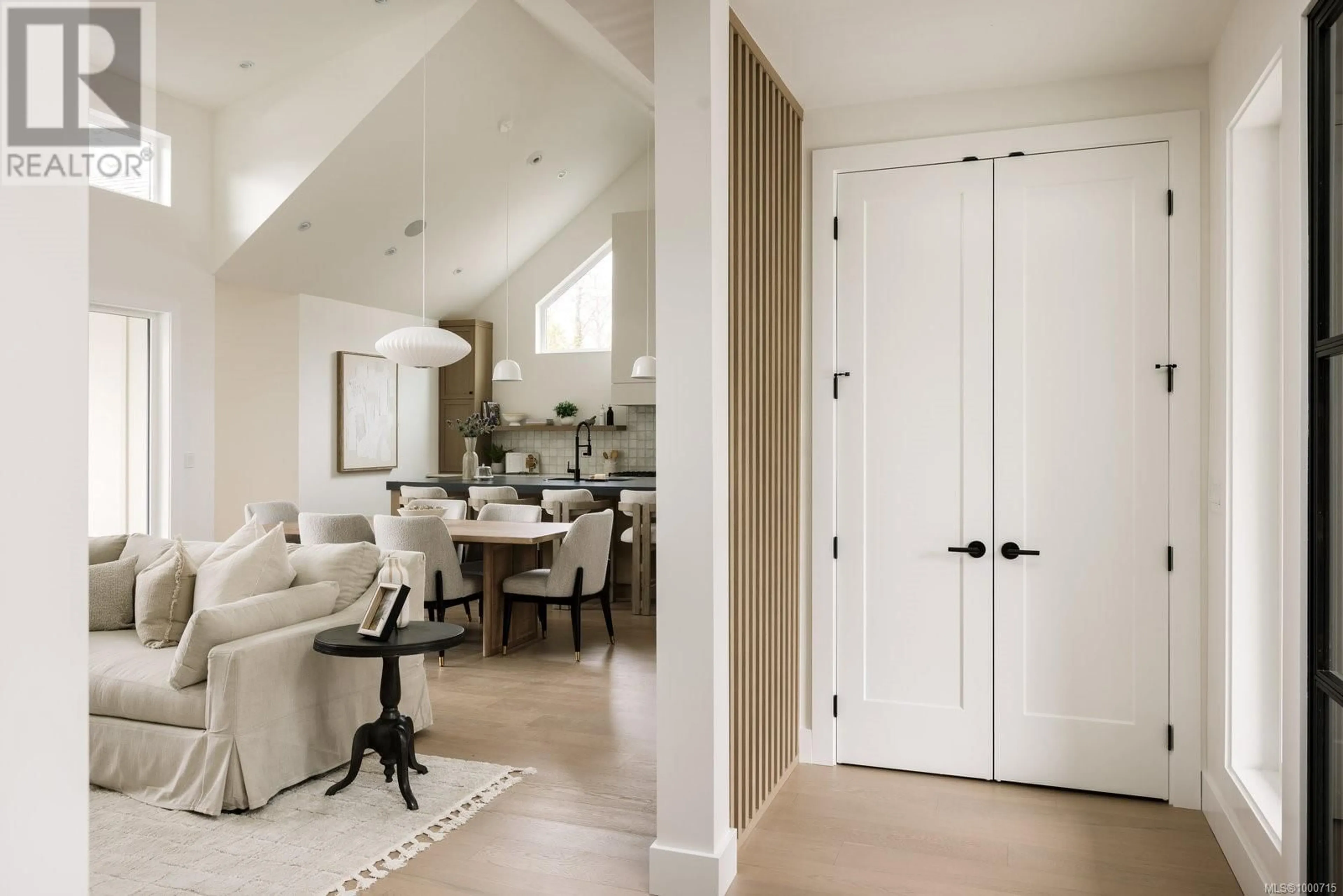 Indoor entryway for 10210 TSAYKUM ROAD, North Saanich British Columbia V8L5T6