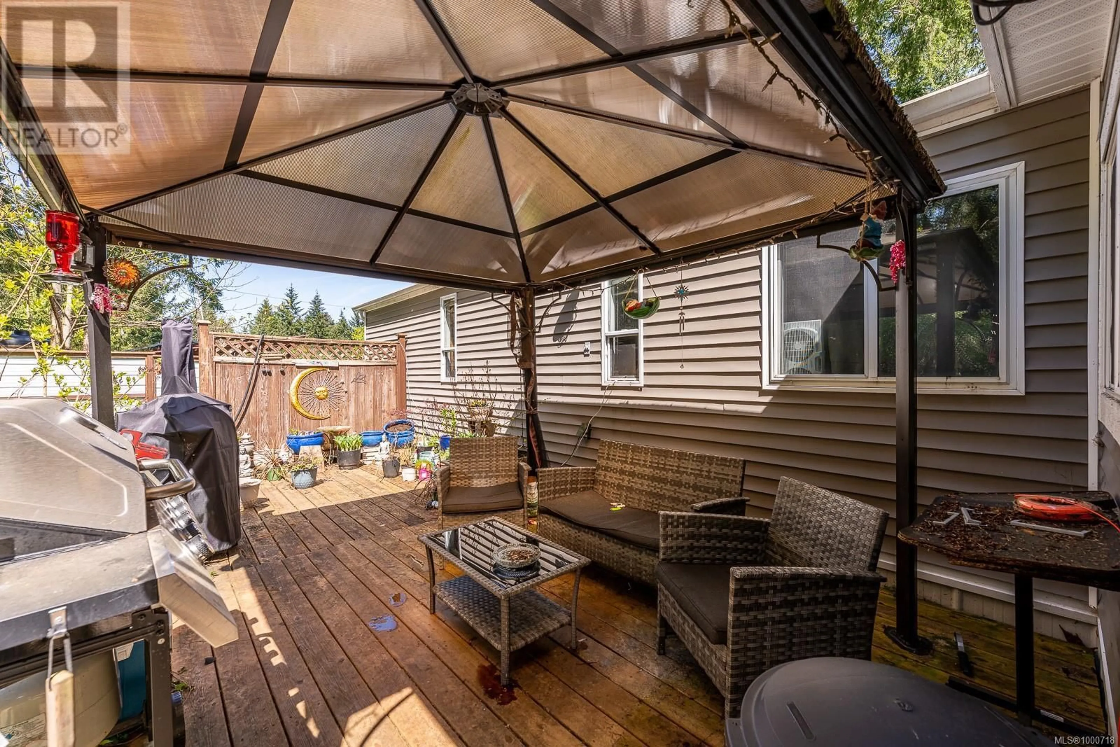 Patio, street for 5895 BATES ROAD, Courtenay British Columbia V9J1W6