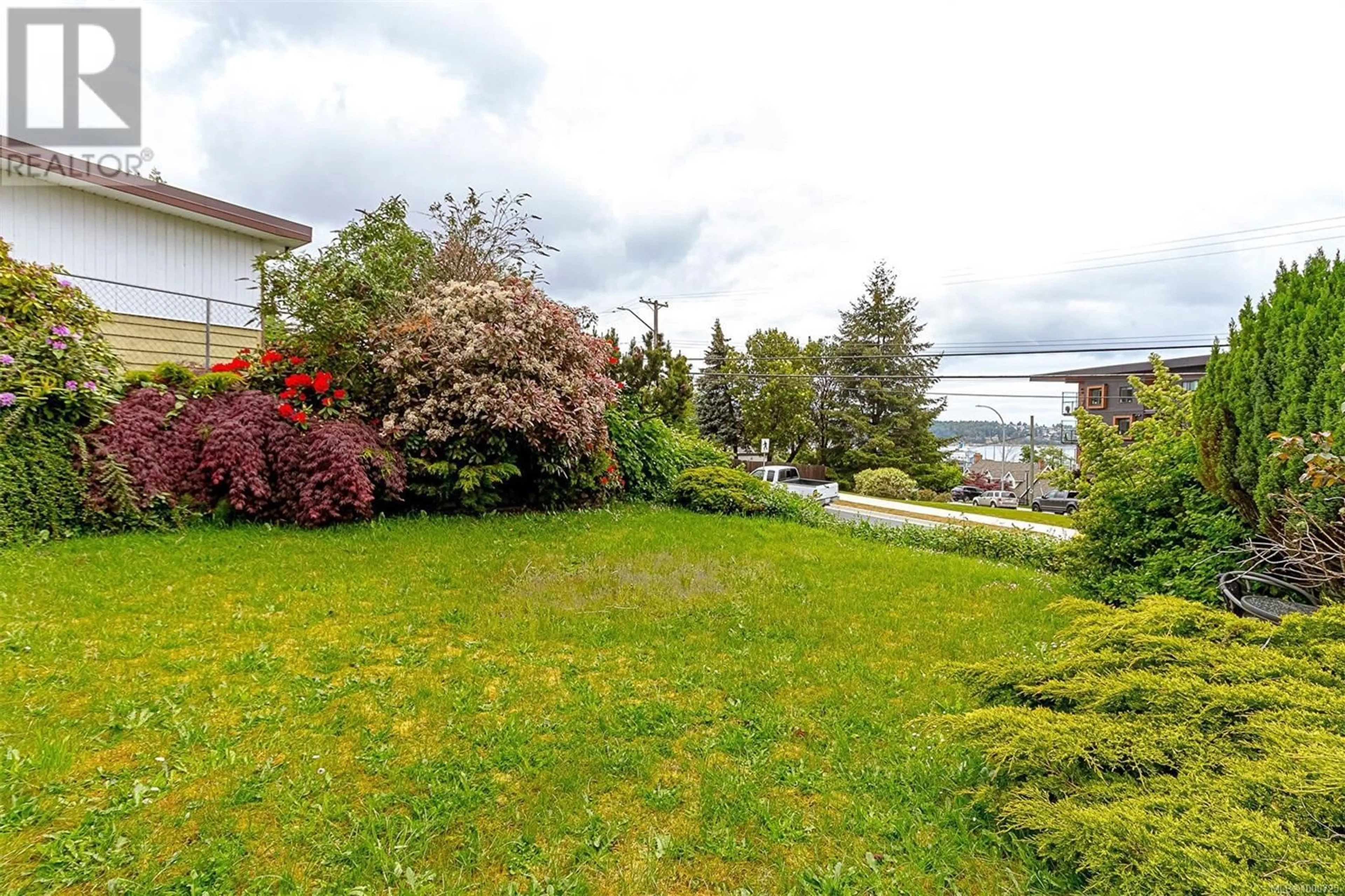 Patio, water/lake/river/ocean view for 607 BRECHIN STREET, Nanaimo British Columbia V9S2X1
