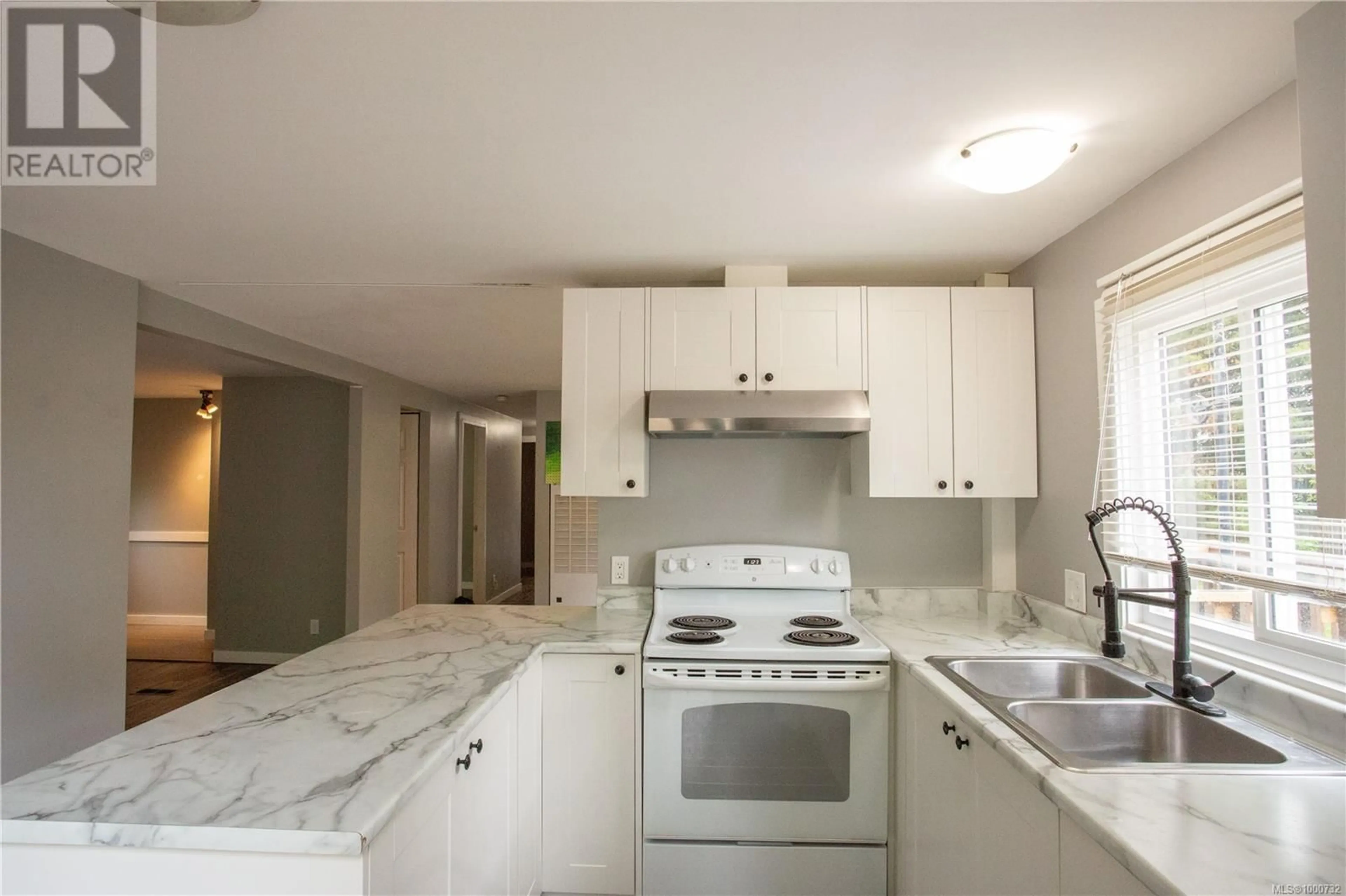 Standard kitchen, unknown for 6091 PINE RIDGE CRESCENT, Nanaimo British Columbia V9T2N8