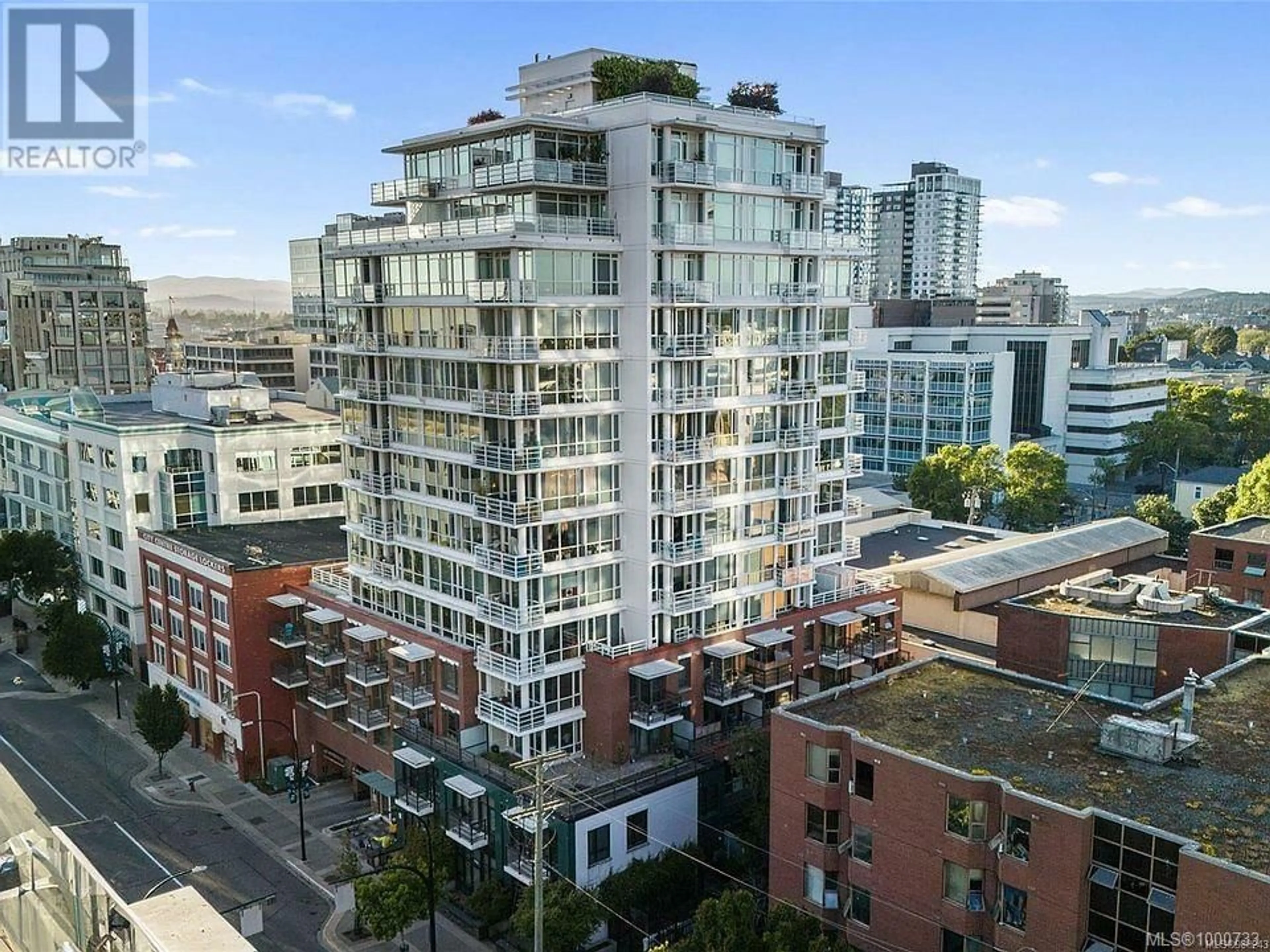 A pic from outside/outdoor area/front of a property/back of a property/a pic from drone, city buildings view from balcony for 905 - 834 JOHNSON STREET, Victoria British Columbia V8W1N3