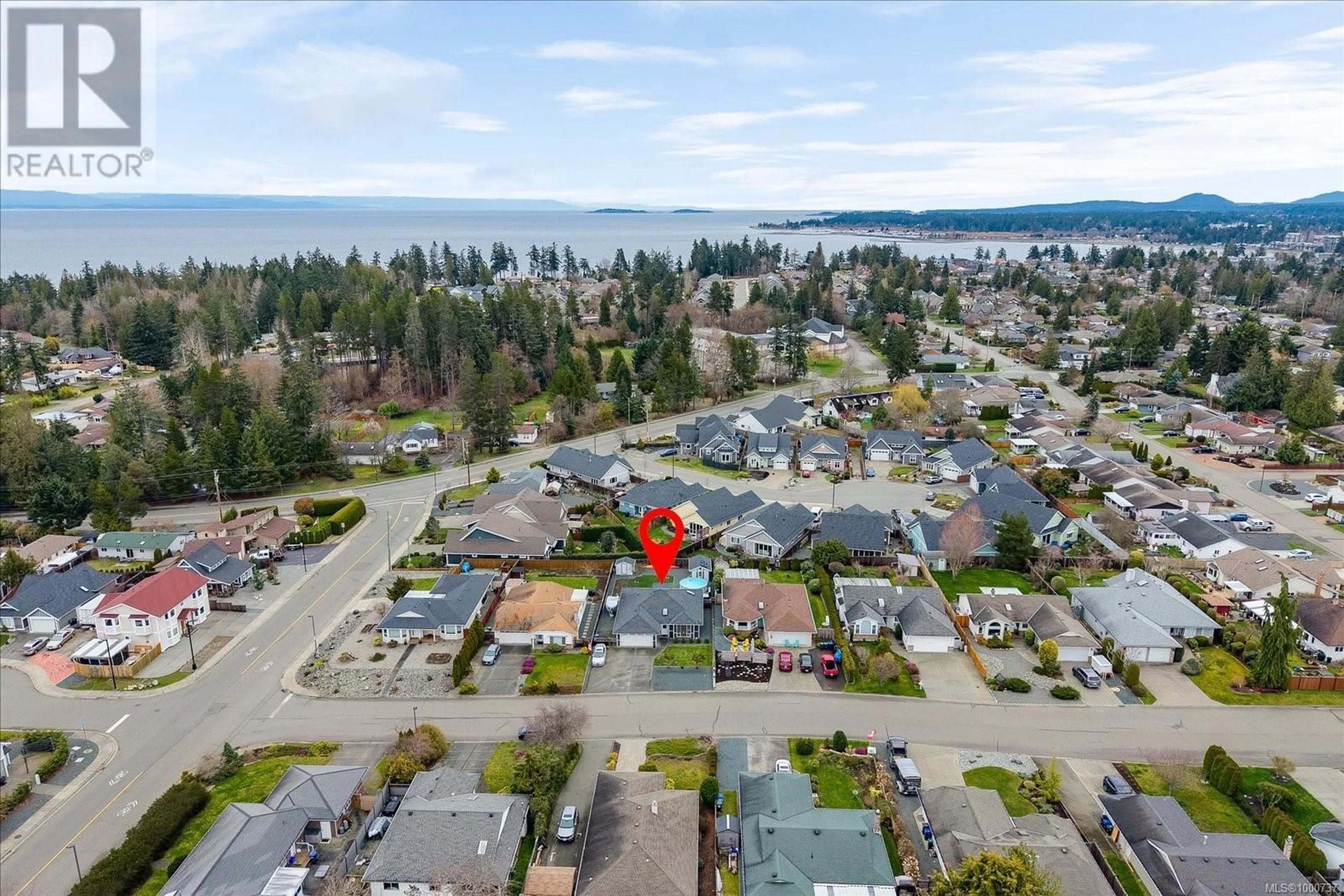 A pic from outside/outdoor area/front of a property/back of a property/a pic from drone, water/lake/river/ocean view for 580 BELSON STREET, Parksville British Columbia V9P1B5