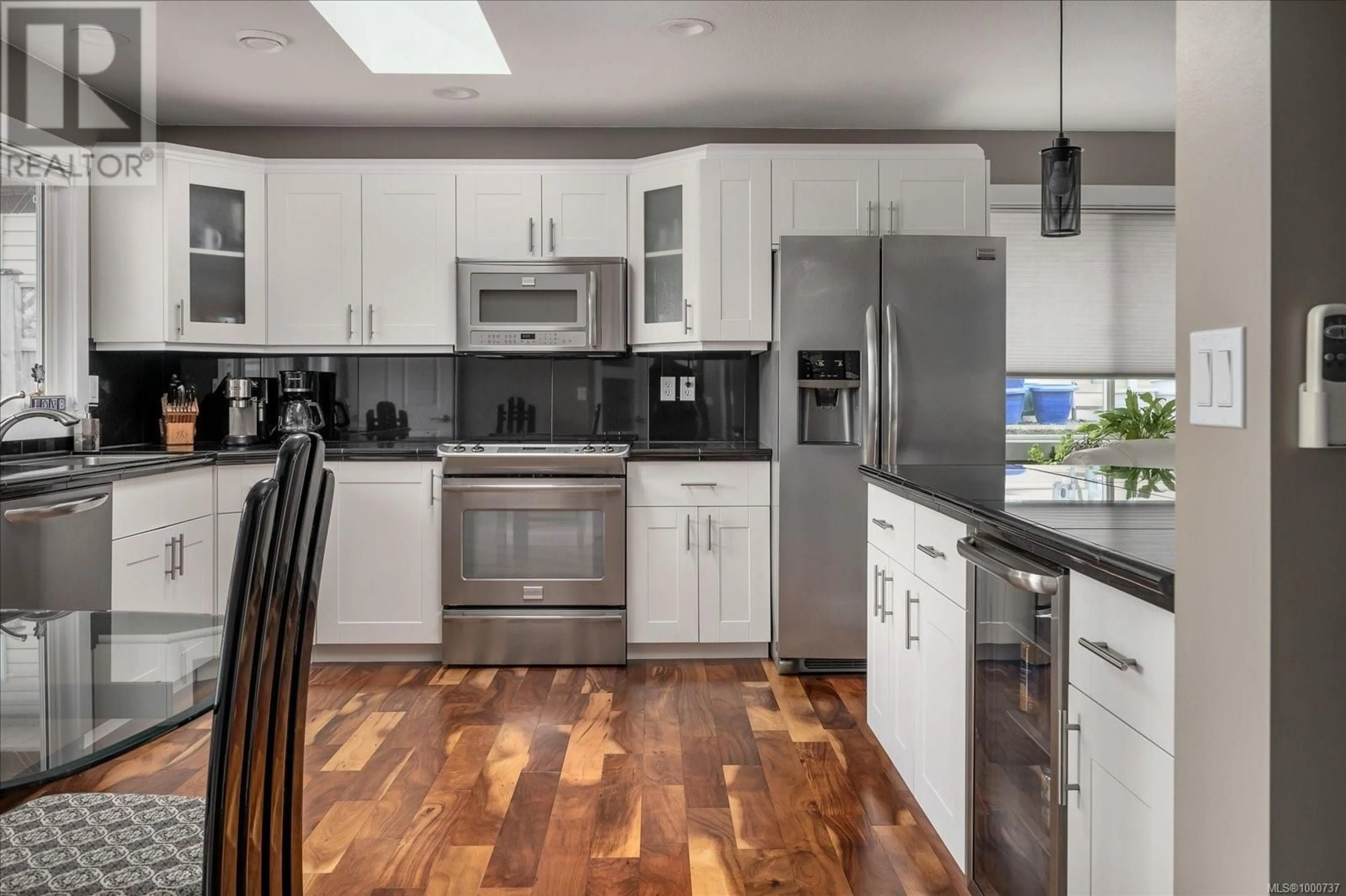 Open concept kitchen, unknown for 580 BELSON STREET, Parksville British Columbia V9P1B5