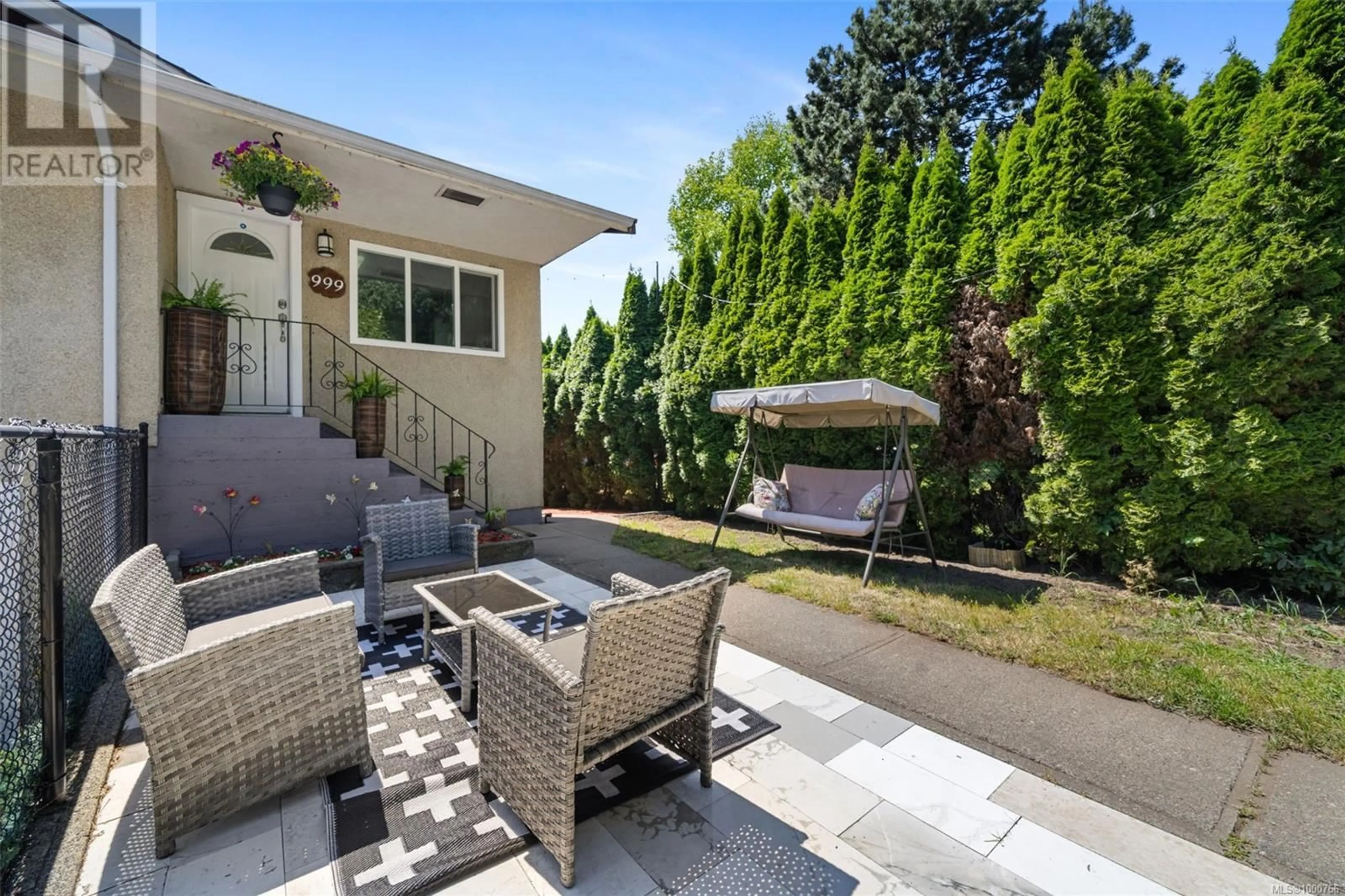 Patio, street for 999 FURBER ROAD, Langford British Columbia V9B2T6