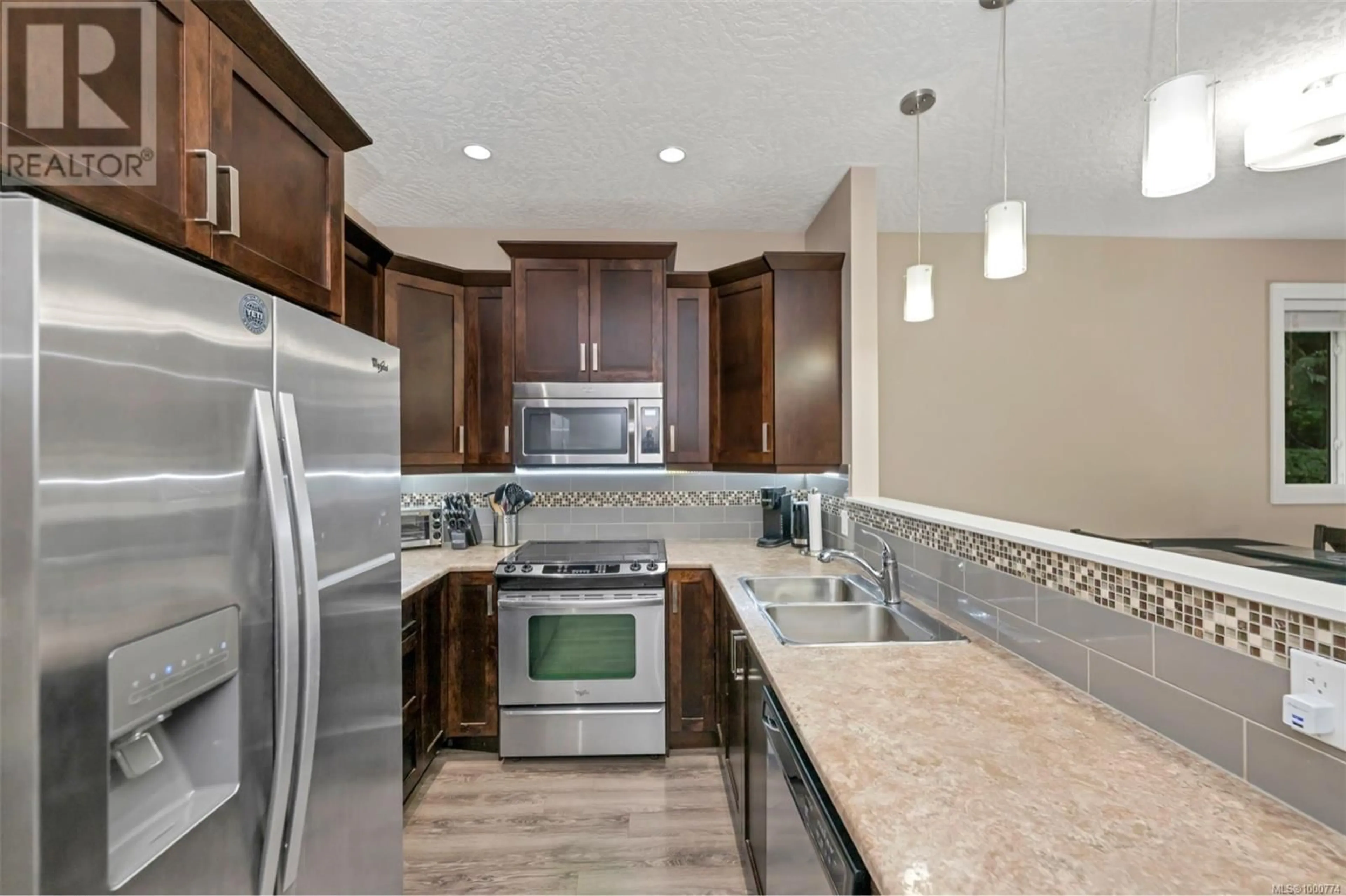 Open concept kitchen, ceramic/tile floor for 16 - 6345 ARDEA PLACE, Duncan British Columbia V9L0E2
