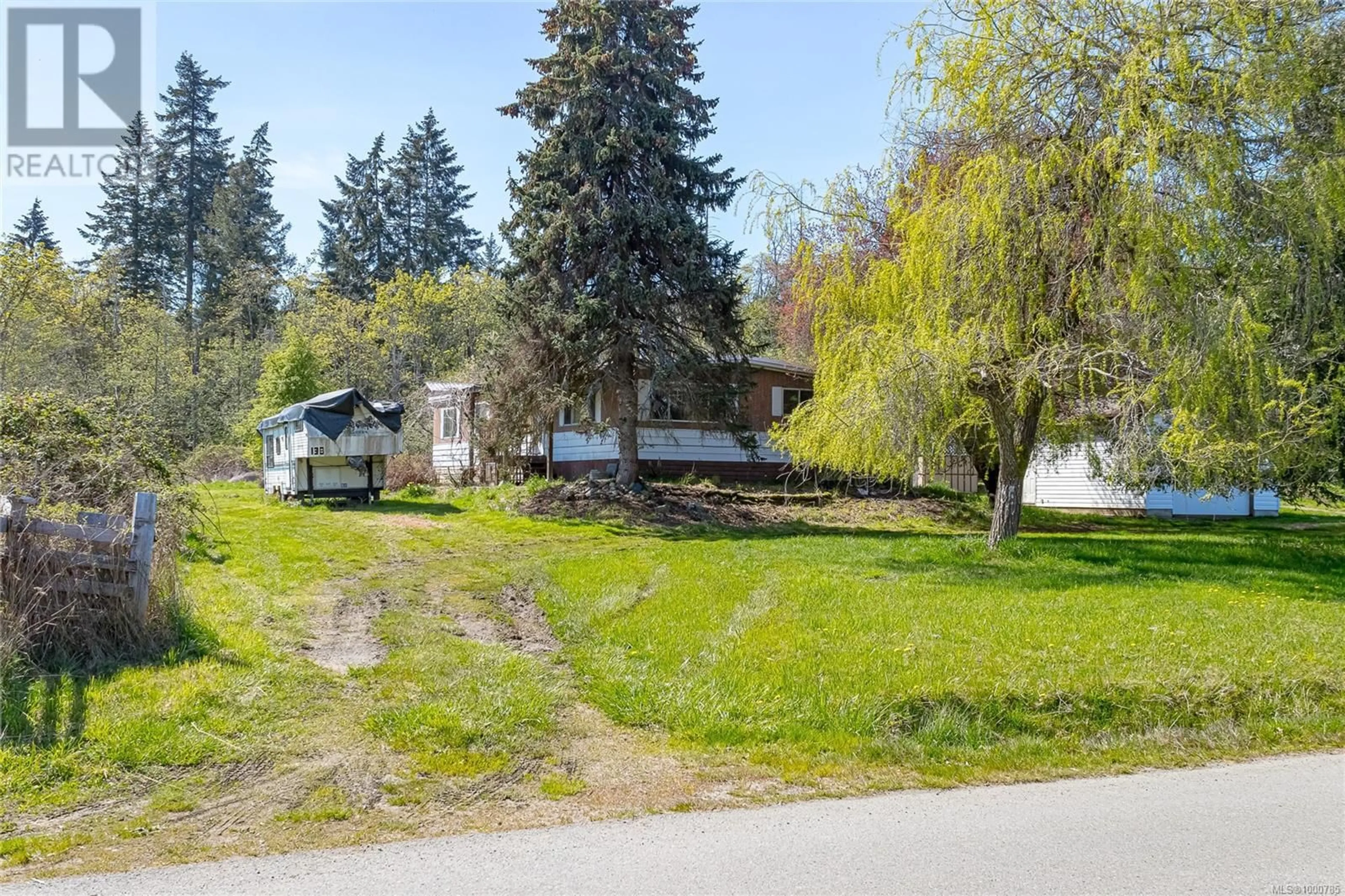 A pic from outside/outdoor area/front of a property/back of a property/a pic from drone, street for 1804 CECIL STREET, Crofton British Columbia V0R1R0