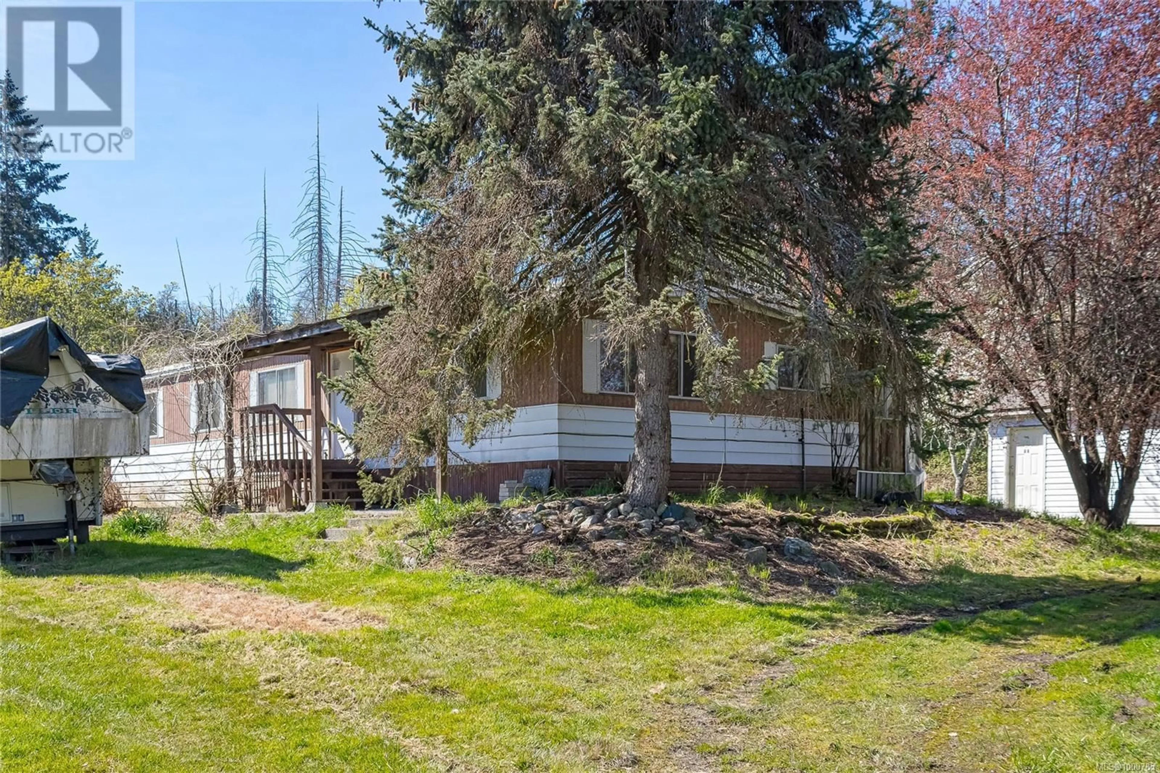 A pic from outside/outdoor area/front of a property/back of a property/a pic from drone, unknown for 1804 CECIL STREET, Crofton British Columbia V0R1R0