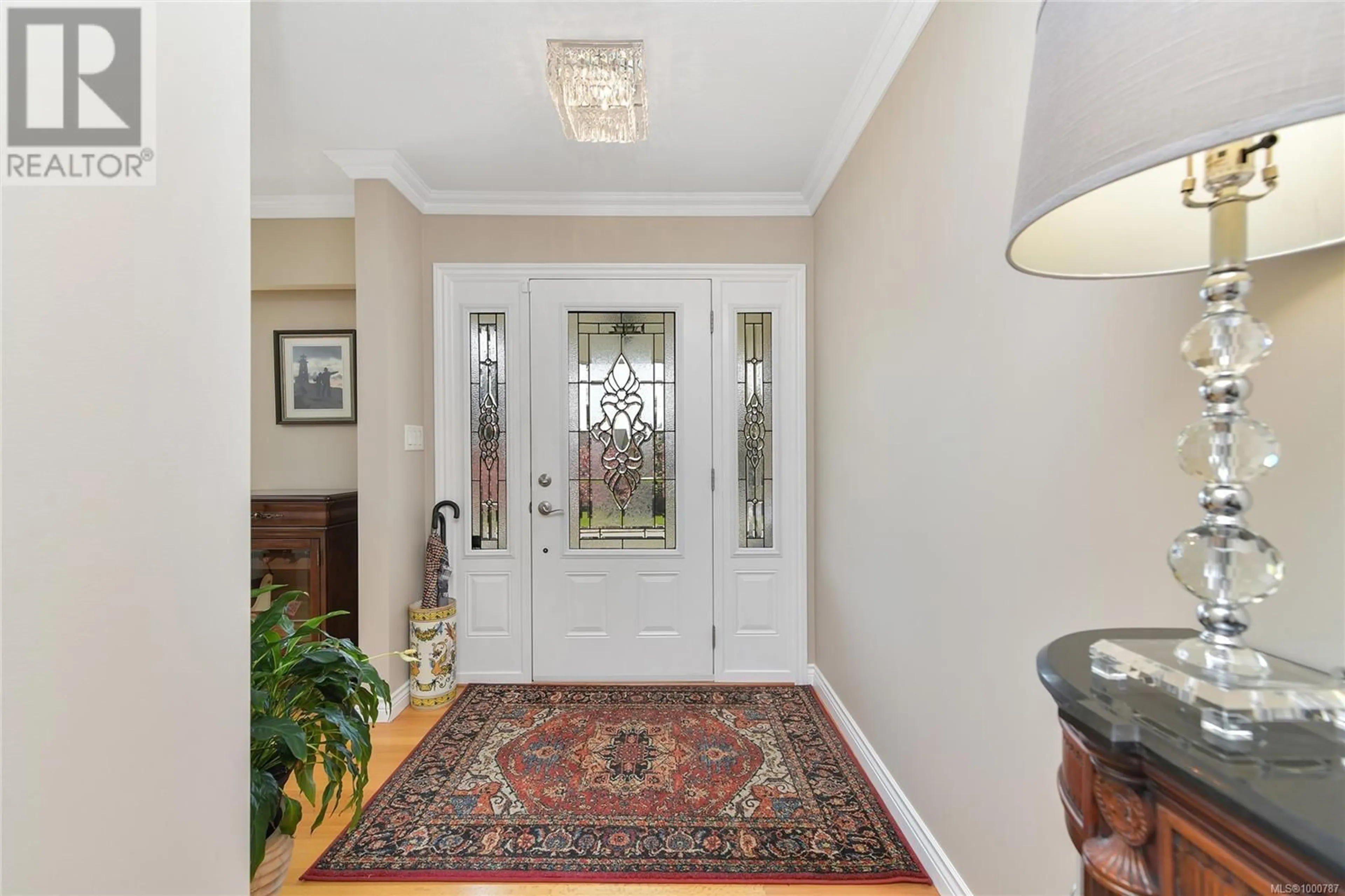 Indoor entryway for 2198 KENDAL AVENUE, Oak Bay British Columbia V8P1S2