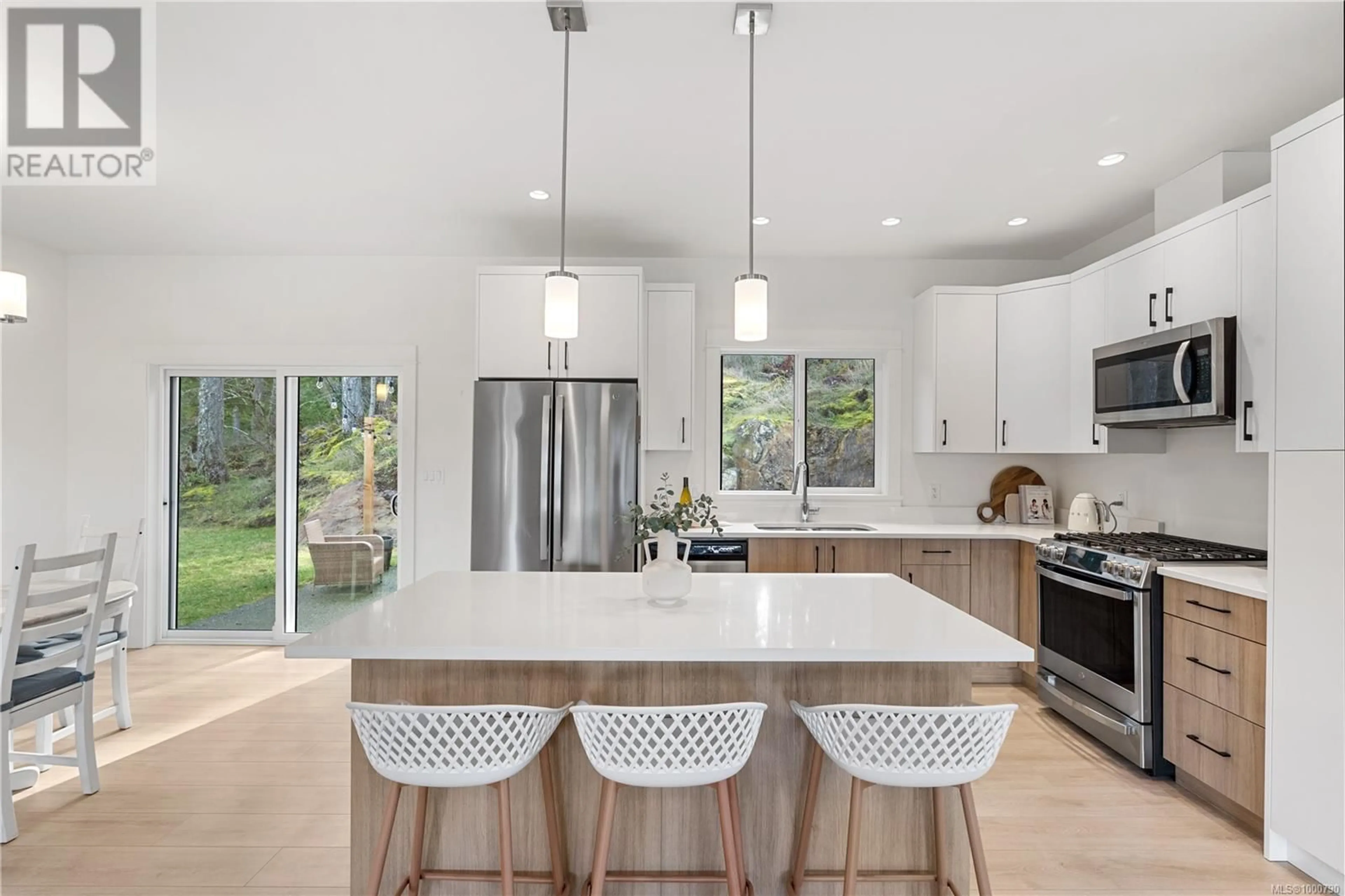 Open concept kitchen, unknown for 837 TOMACK LOOP, Langford British Columbia V9C3X3